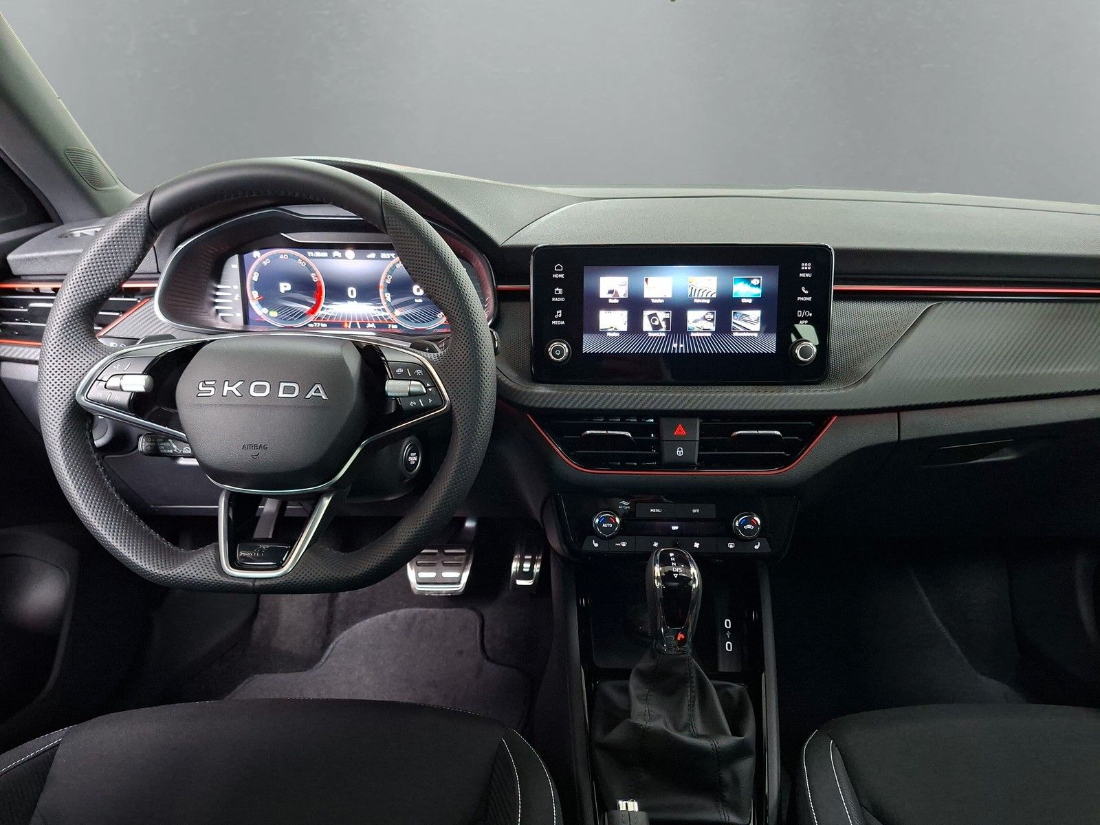 Fahrzeugabbildung SKODA Kamiq 1.5TSI Monte Carlo Pano Matrix ACC SideAHK
