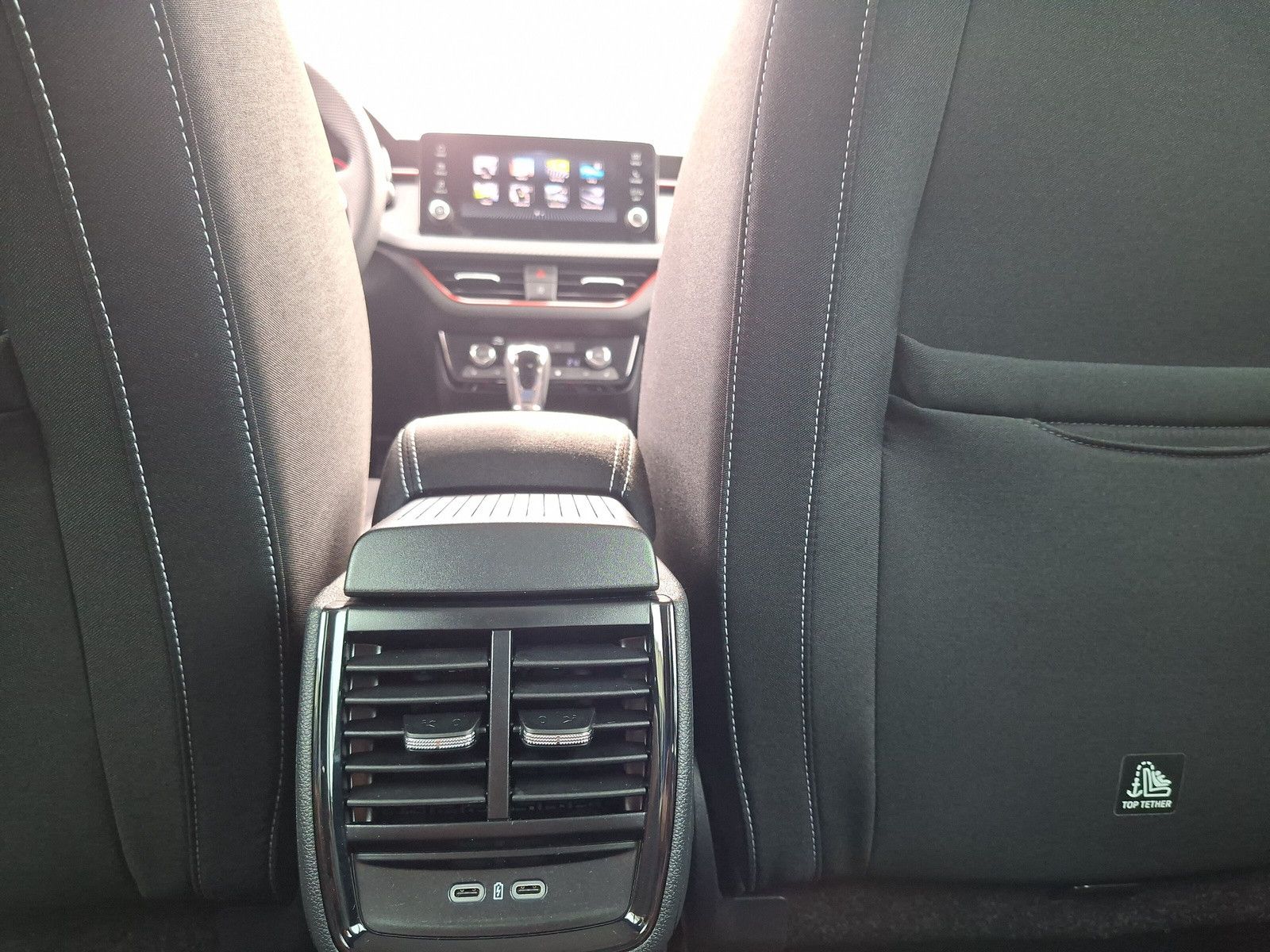Fahrzeugabbildung SKODA Kamiq 1.5TSI Monte Carlo Pano Matrix ACC SideAHK
