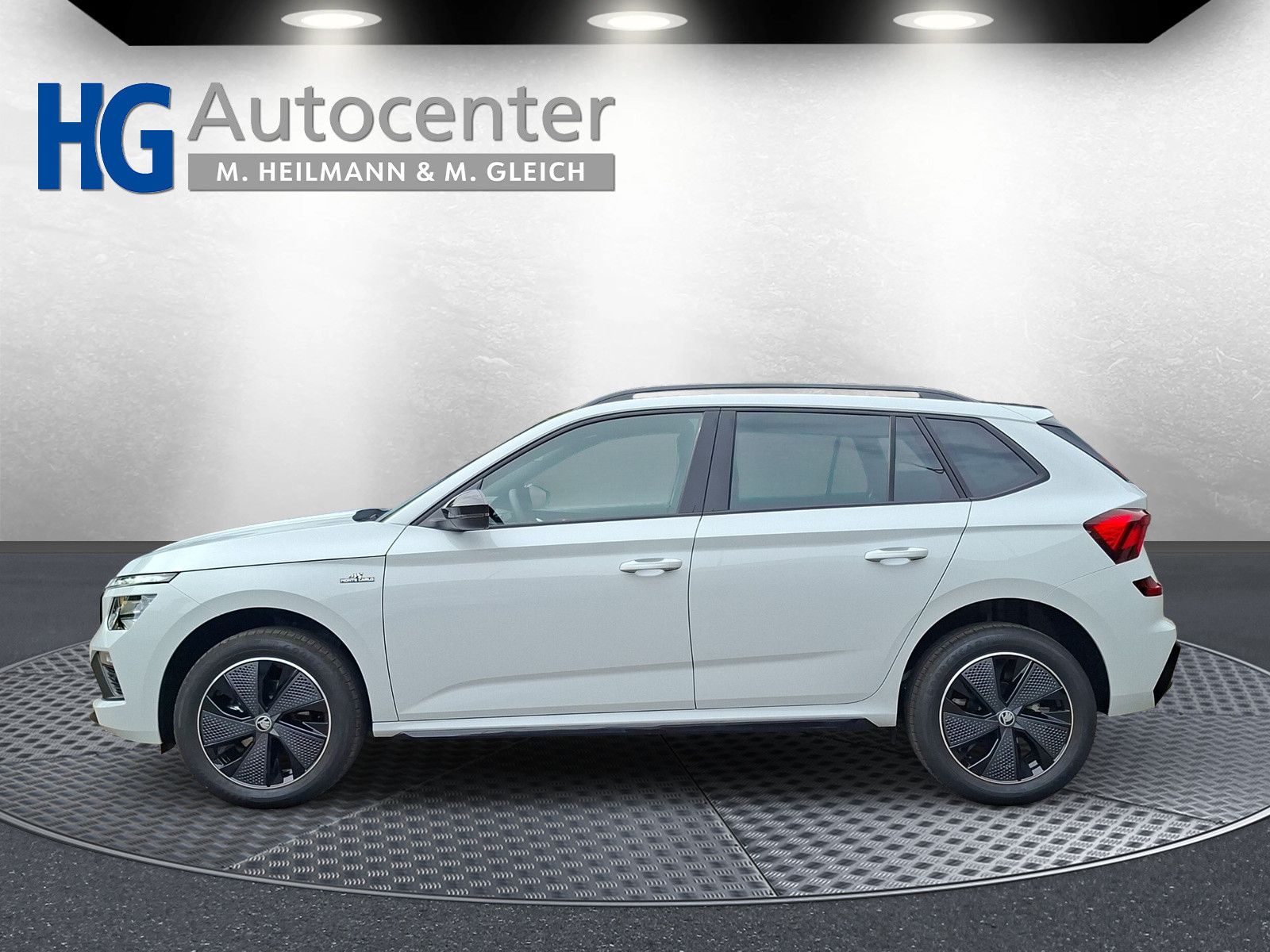 Fahrzeugabbildung SKODA Kamiq 1.5TSI Monte Carlo Pano Matrix ACC SideAHK
