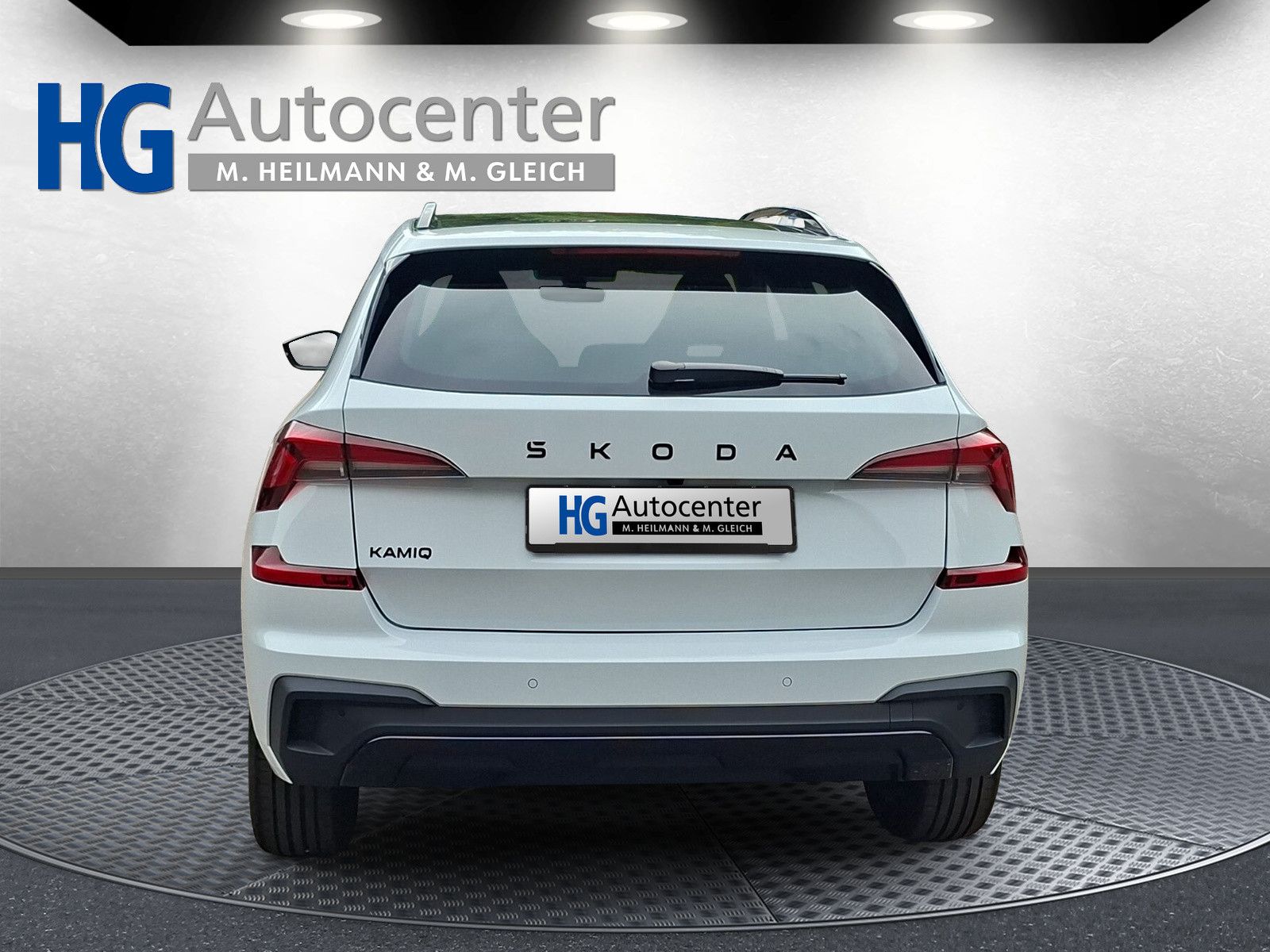 Fahrzeugabbildung SKODA Kamiq 1.5TSI Monte Carlo Pano Matrix ACC SideAHK