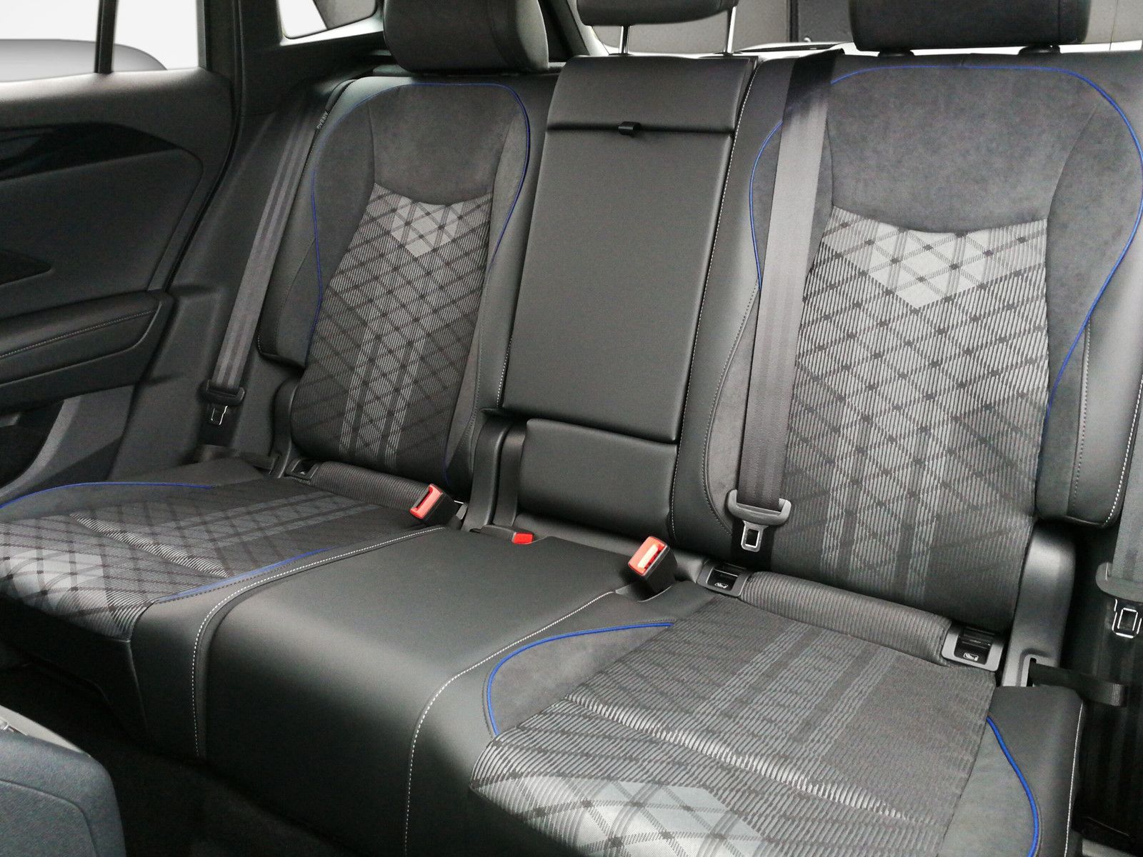 Fahrzeugabbildung Volkswagen Tiguan 2.0 TSI 4M R-Line Pano 20"DCC Headup