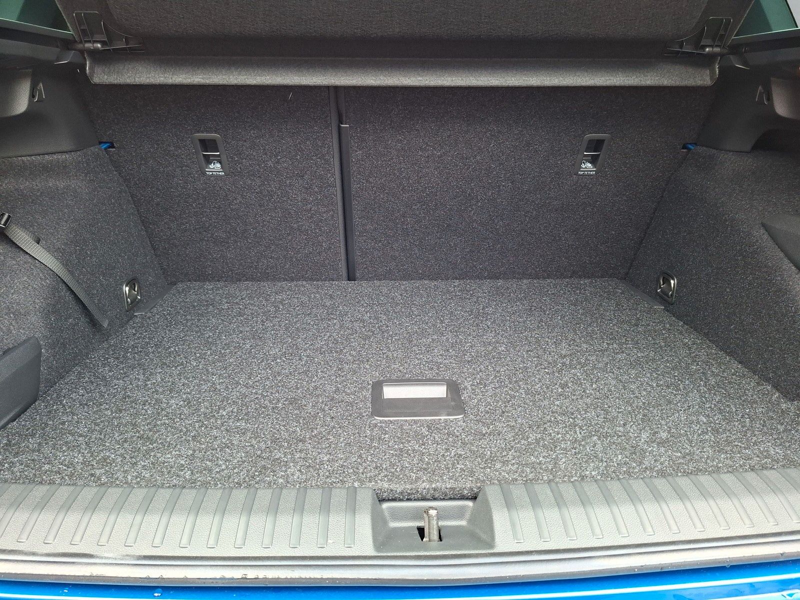 Fahrzeugabbildung SKODA Kamiq 1.5TSI Monte Carlo Pano Matrix 18"eHeckAHK