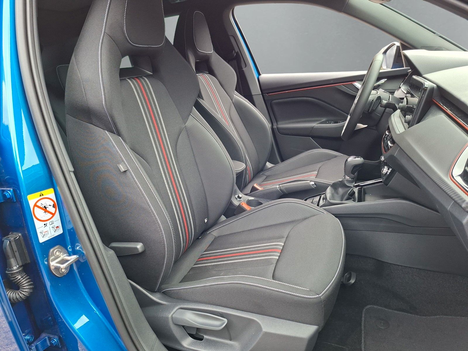 Fahrzeugabbildung SKODA Kamiq 1.5TSI Monte Carlo Pano Matrix 18"eHeckAHK