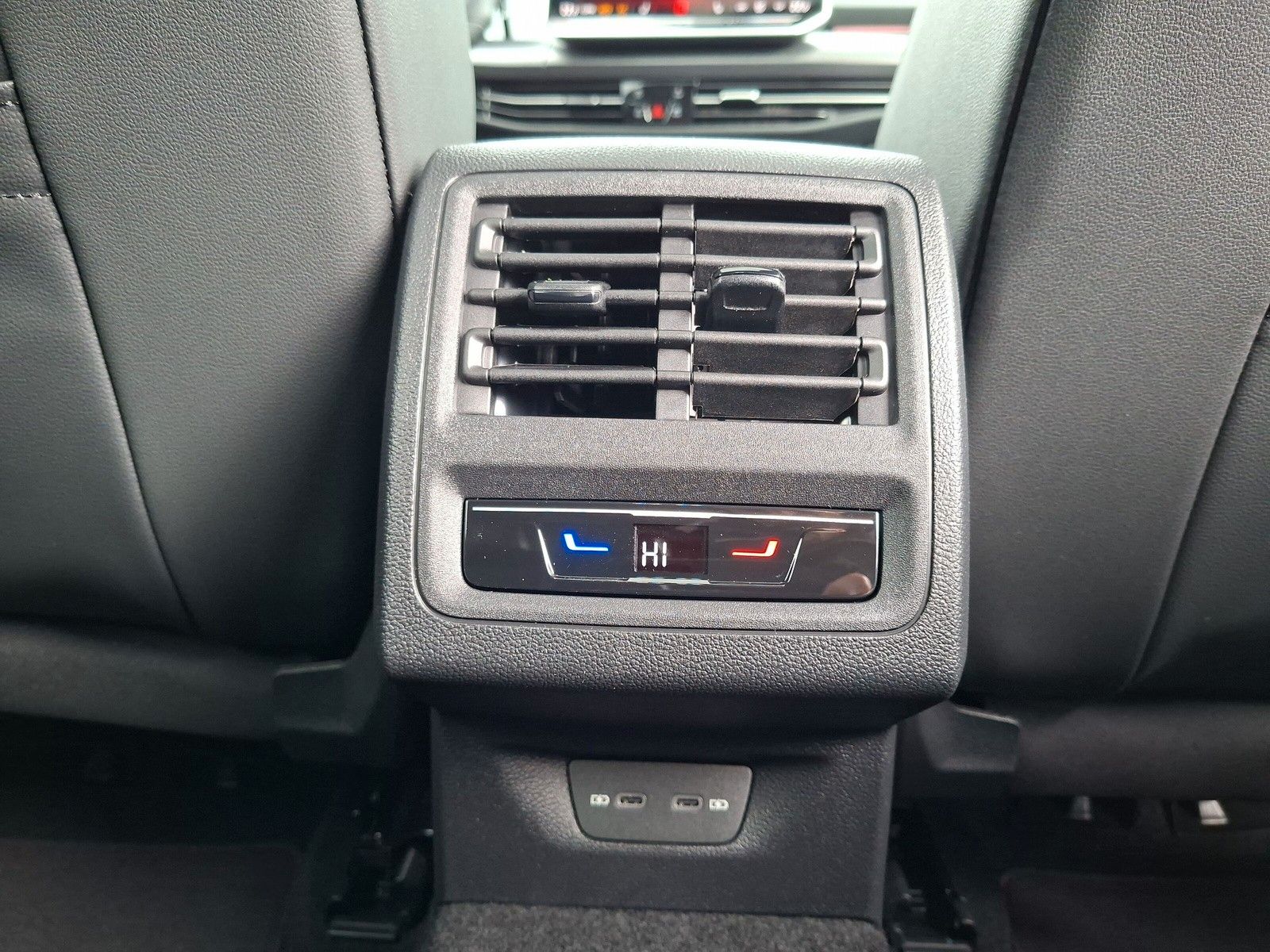 Fahrzeugabbildung Volkswagen Golf VIII GTI Clubsport Sound Head Pano 19"