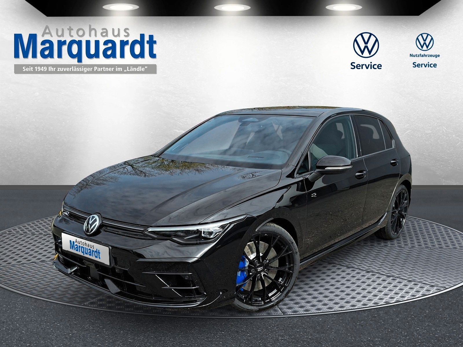 Fahrzeugabbildung Volkswagen Golf VIII 8 R 2.0TSI 4M Pano Akrapovic AHK 360°