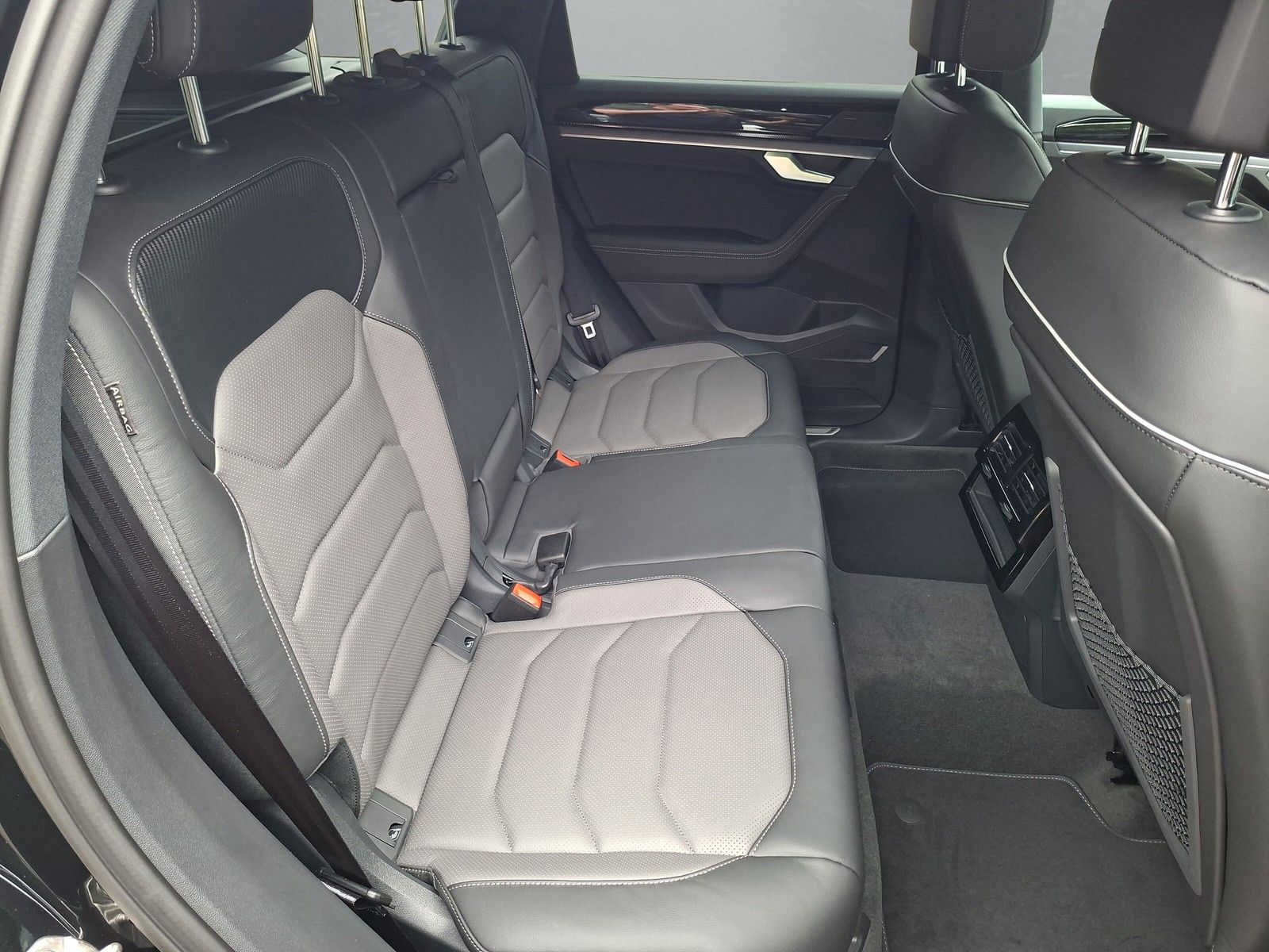 Fahrzeugabbildung Volkswagen Touareg 3.0 TDI 4M R-Line Final Edition Pano 22"