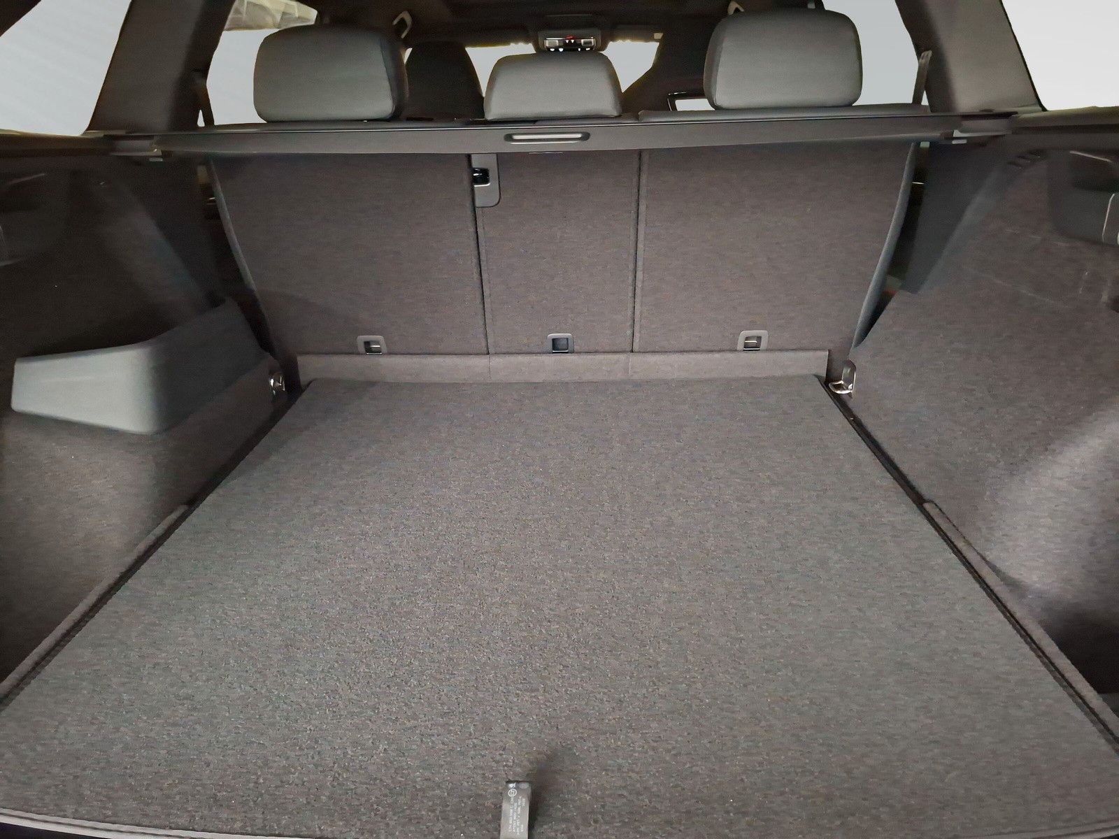 Fahrzeugabbildung SKODA Kodiaq Sportline 1.5TSI Plug In Pano AHK 360 20"