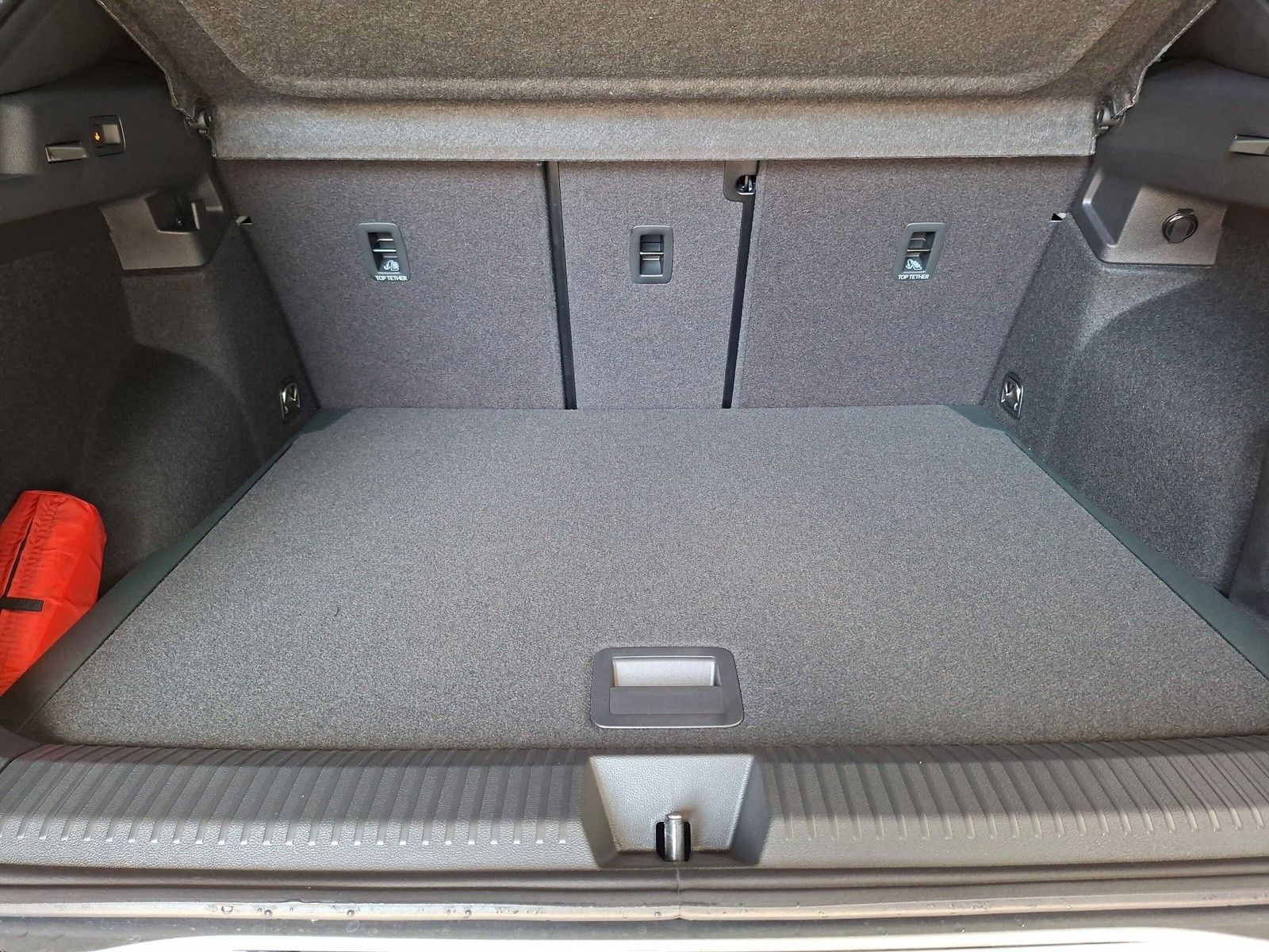 Fahrzeugabbildung Volkswagen T-Roc 1.5TSI DSG R-Line AHK ACC eHeck neues Mod!