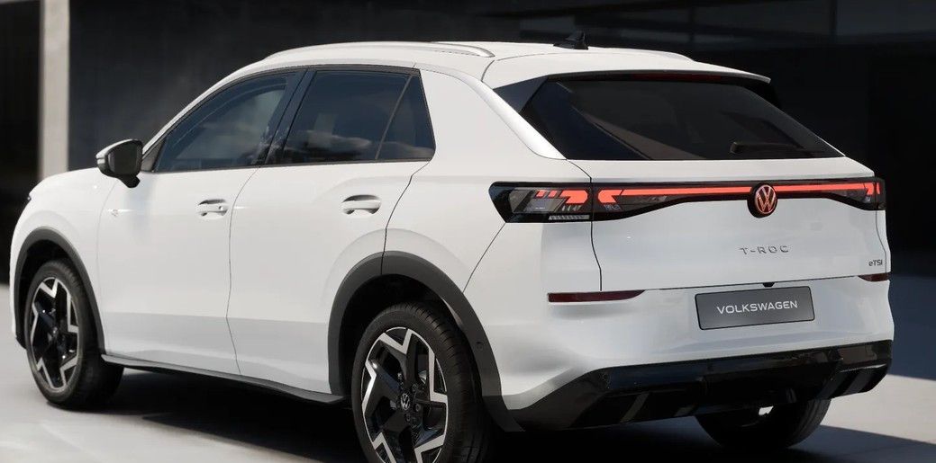 Fahrzeugabbildung Volkswagen T-Roc 1.5TSI R-Line AHK ACC Side eHeck Neues Mod