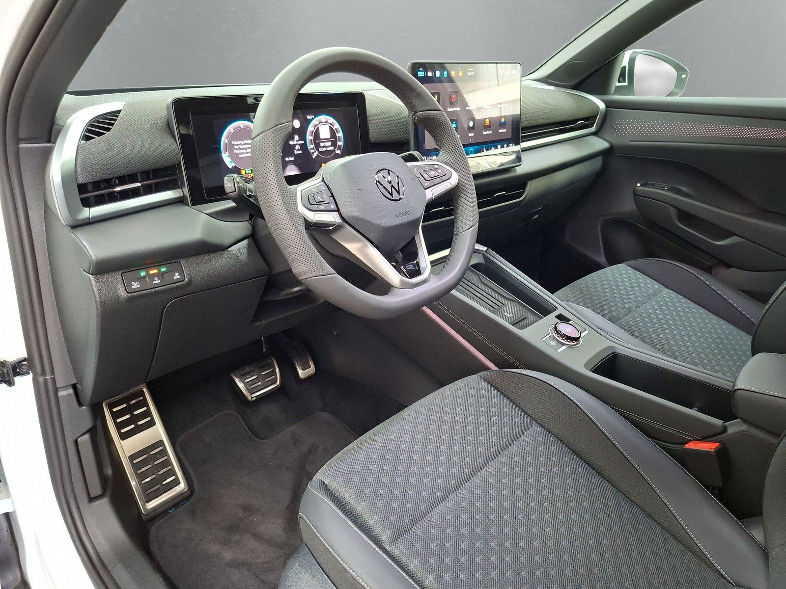 Fahrzeugabbildung Volkswagen T-Roc 1.5TSI R-Line AHK ACC Side eHeck Neues Mod