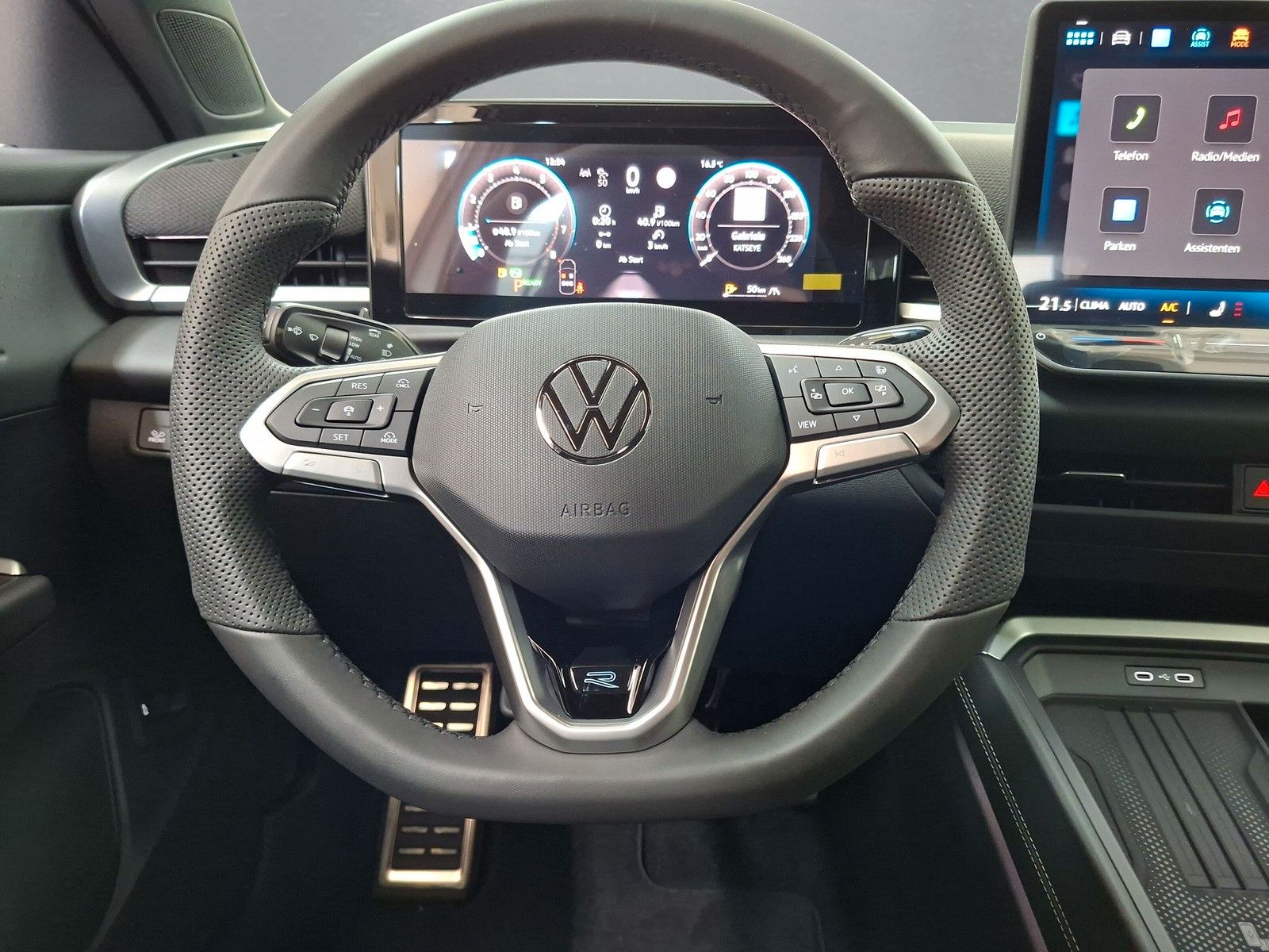 Fahrzeugabbildung Volkswagen T-Roc 1.5TSI R-Line AHK ACC Side eHeck Neues Mod