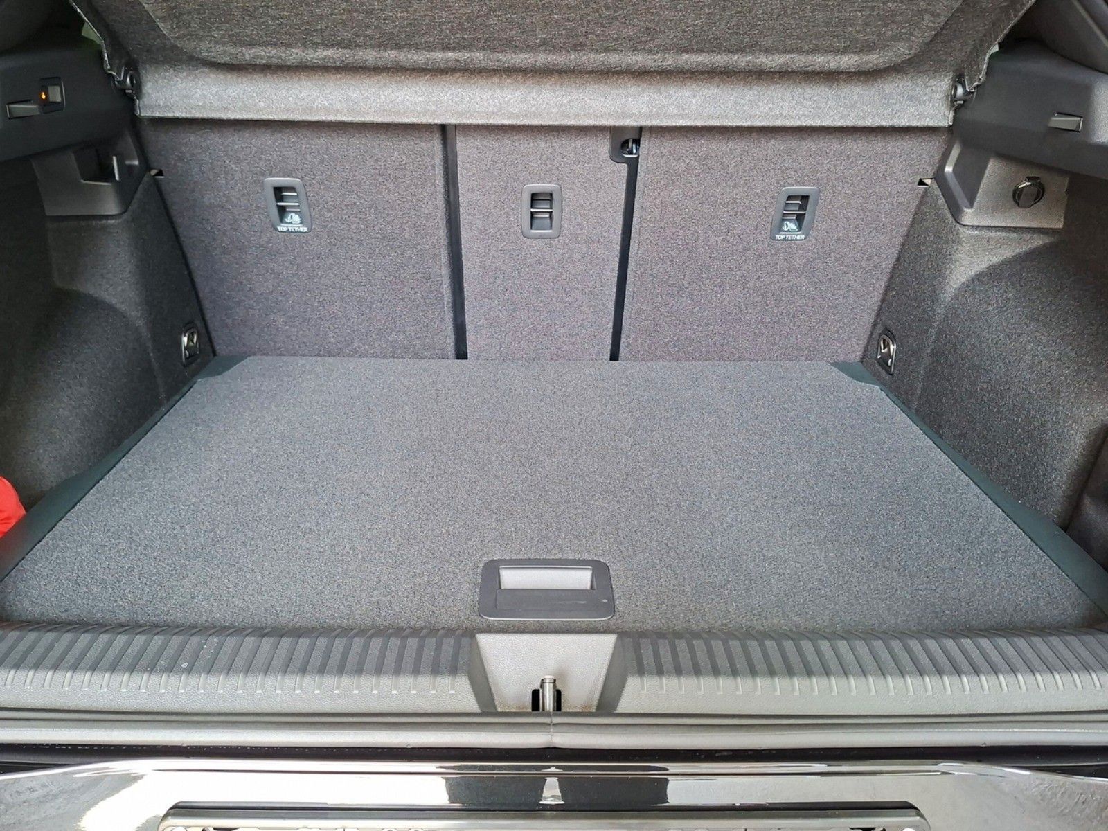Fahrzeugabbildung Volkswagen T-Roc 1.5TSI R-Line AHK ACC Side eHeck Neu Mod