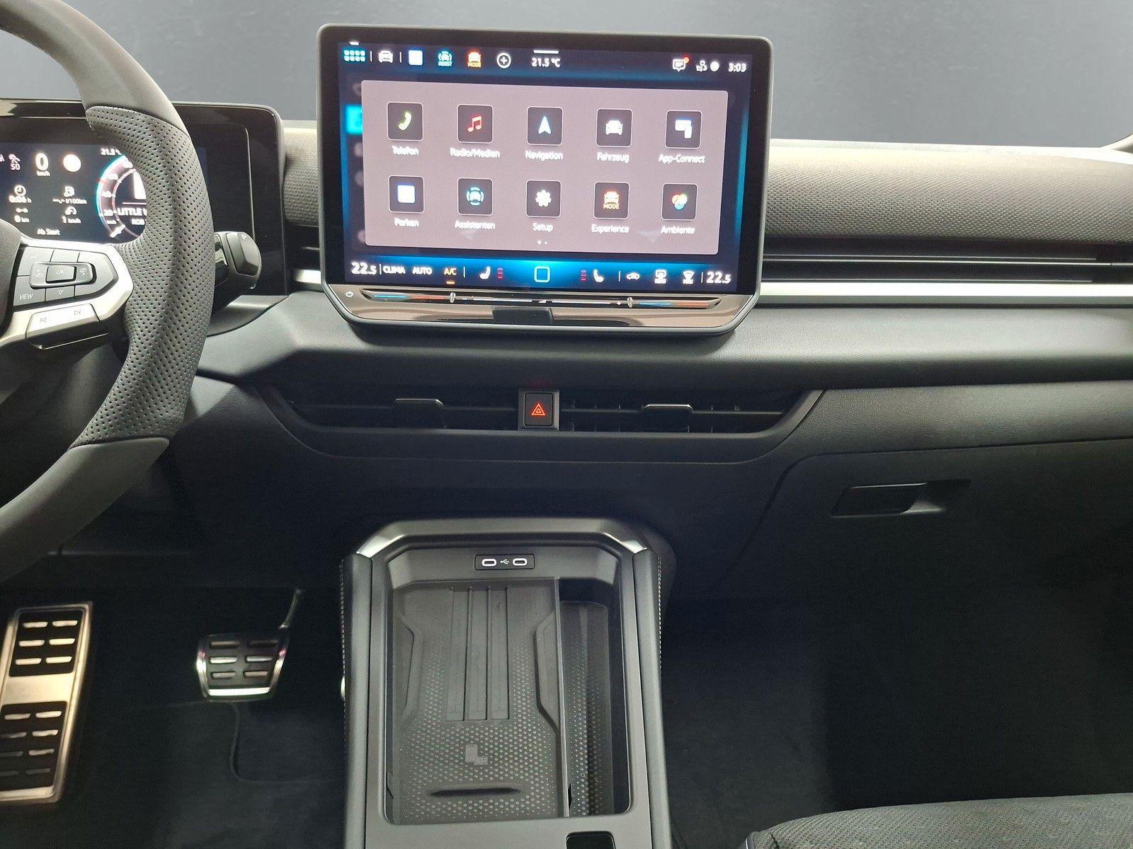 Fahrzeugabbildung Volkswagen T-Roc 1.5TSI R-Line AHK ACC Side eHeck Neues Mod