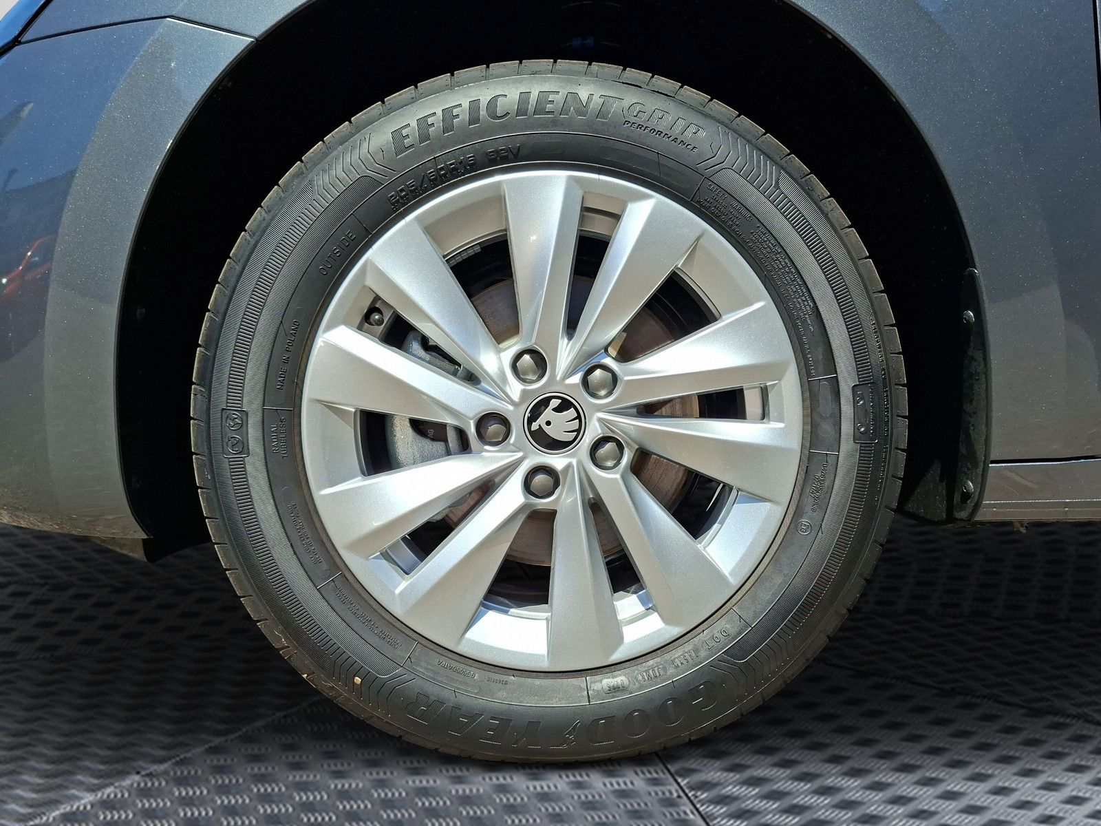 Fahrzeugabbildung SKODA Octavia Combi 2.0TSI 4x4 AHK Standh.Pano Side