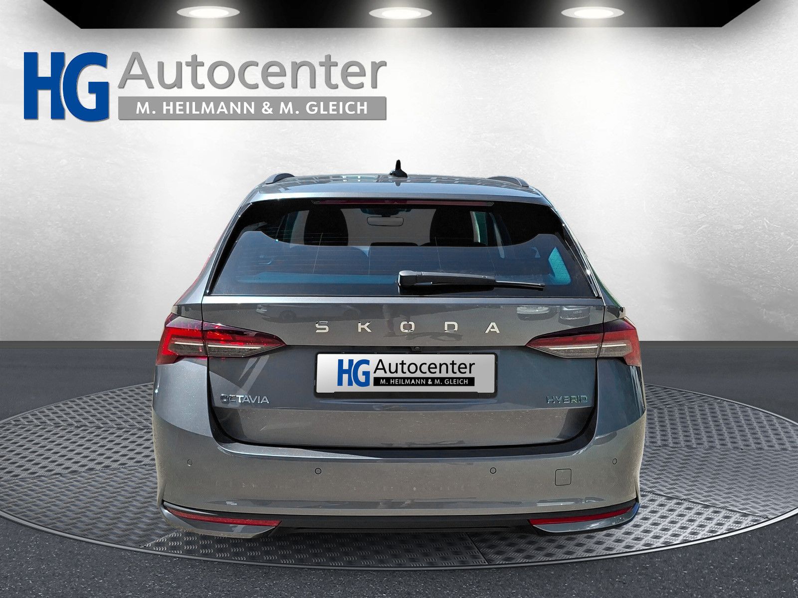 Fahrzeugabbildung SKODA Octavia Combi 2.0TSI 4x4 AHK Standh.Pano Side