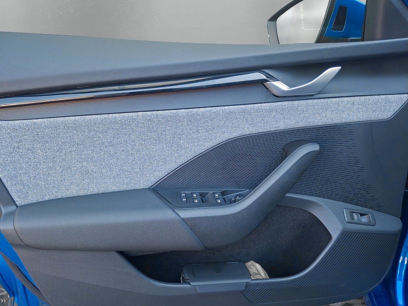 Fahrzeugabbildung SKODA Octavia Combi 2.0TSI Select4x4 AHK Standh.Pano