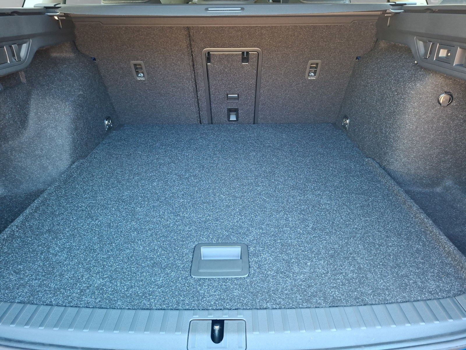Fahrzeugabbildung SKODA Octavia Combi 2.0TSI Select4x4 AHK Standh.Pano