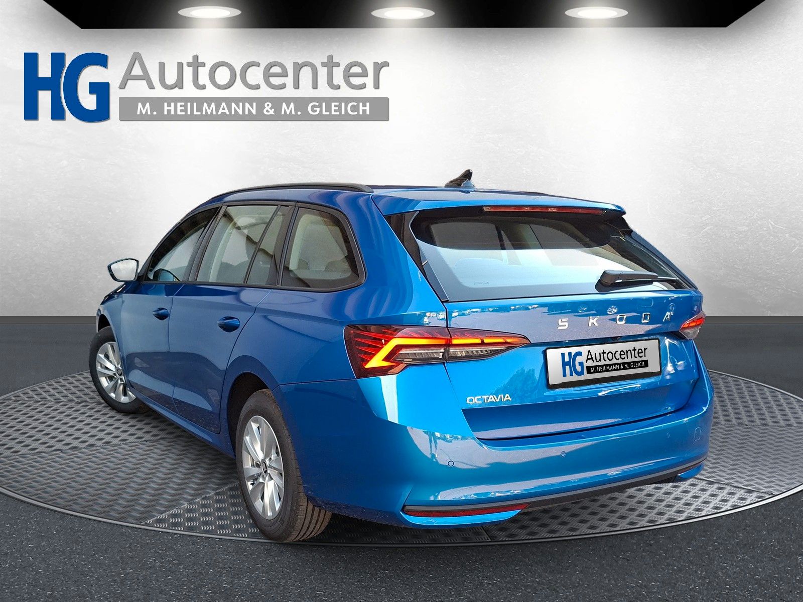 Fahrzeugabbildung SKODA Octavia Combi 2.0TSI Select4x4 AHK Standh.Pano