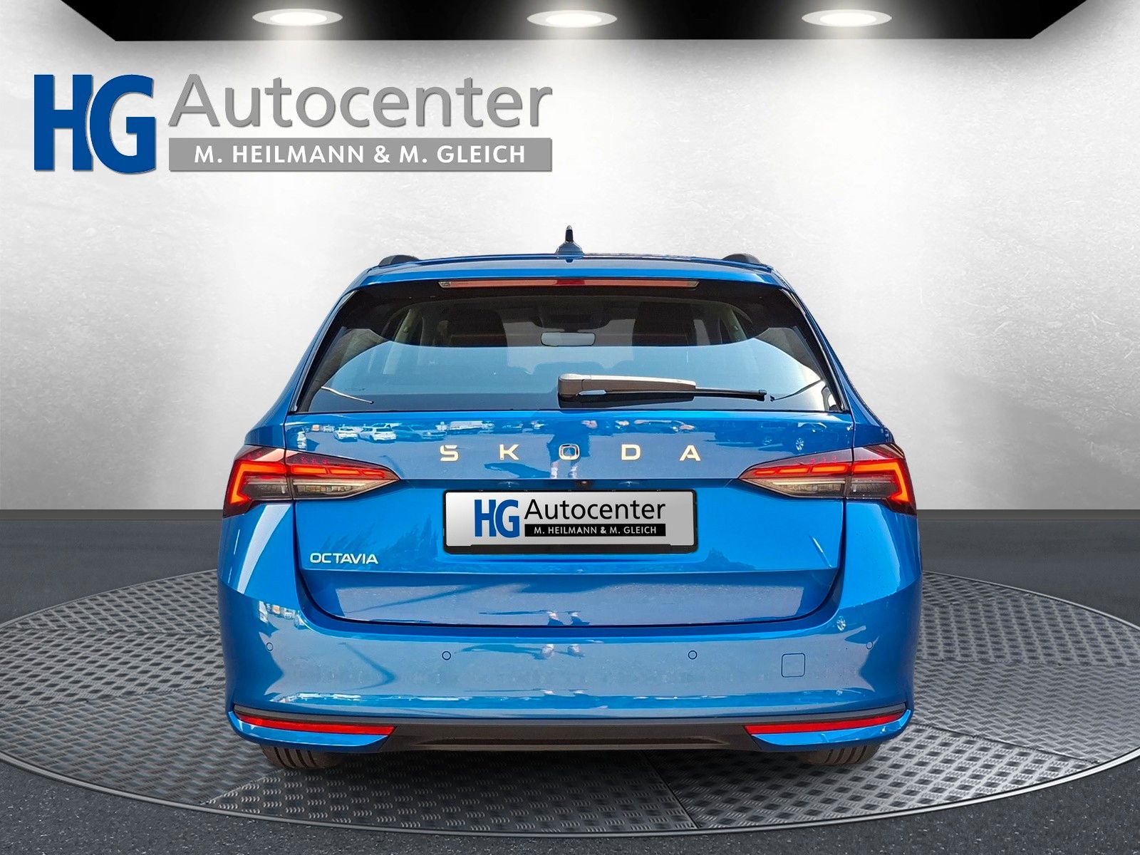 Fahrzeugabbildung SKODA Octavia Combi 2.0TSI Select4x4 AHK Standh.Pano