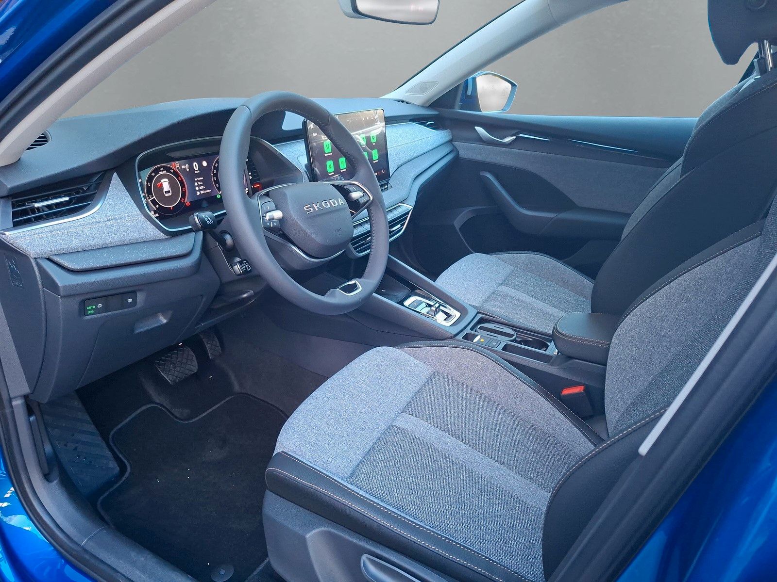 Fahrzeugabbildung SKODA Octavia Combi 2.0TSI Select4x4 AHK Standh.Pano