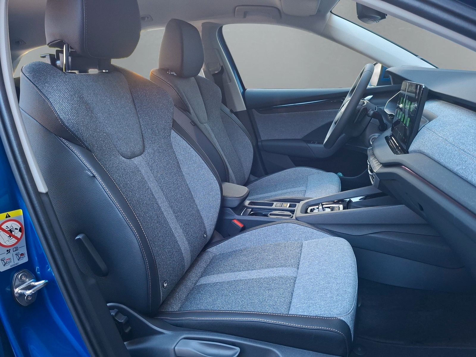 Fahrzeugabbildung SKODA Octavia Combi 2.0TSI Select4x4 AHK Standh.Pano