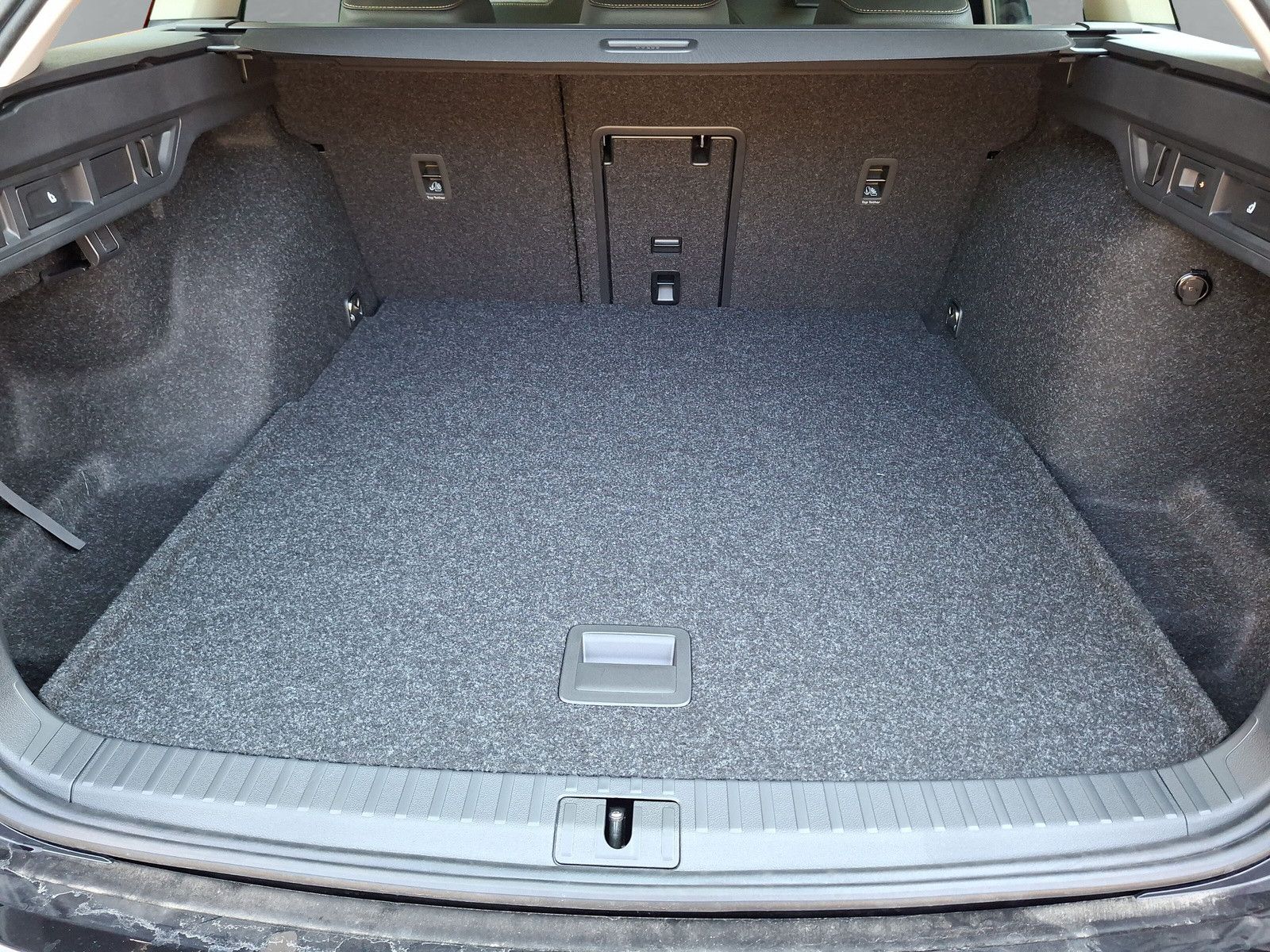 Fahrzeugabbildung SKODA Octavia Combi 2.0 TDI DSG AHK Standh. ACC 5J.Gar