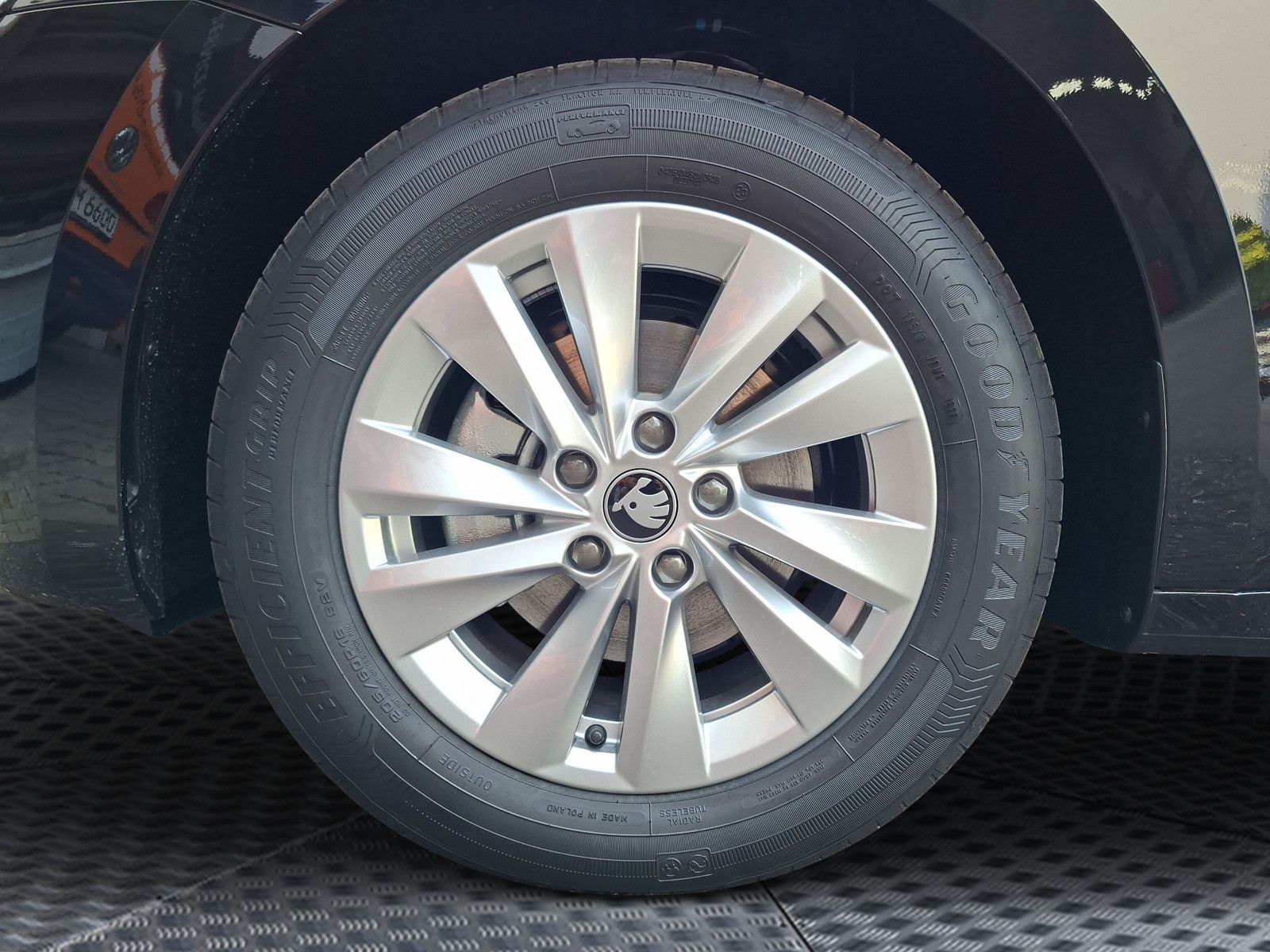 Fahrzeugabbildung SKODA Octavia Combi 2.0 TDI DSG AHK Standh. ACC 5J.Gar