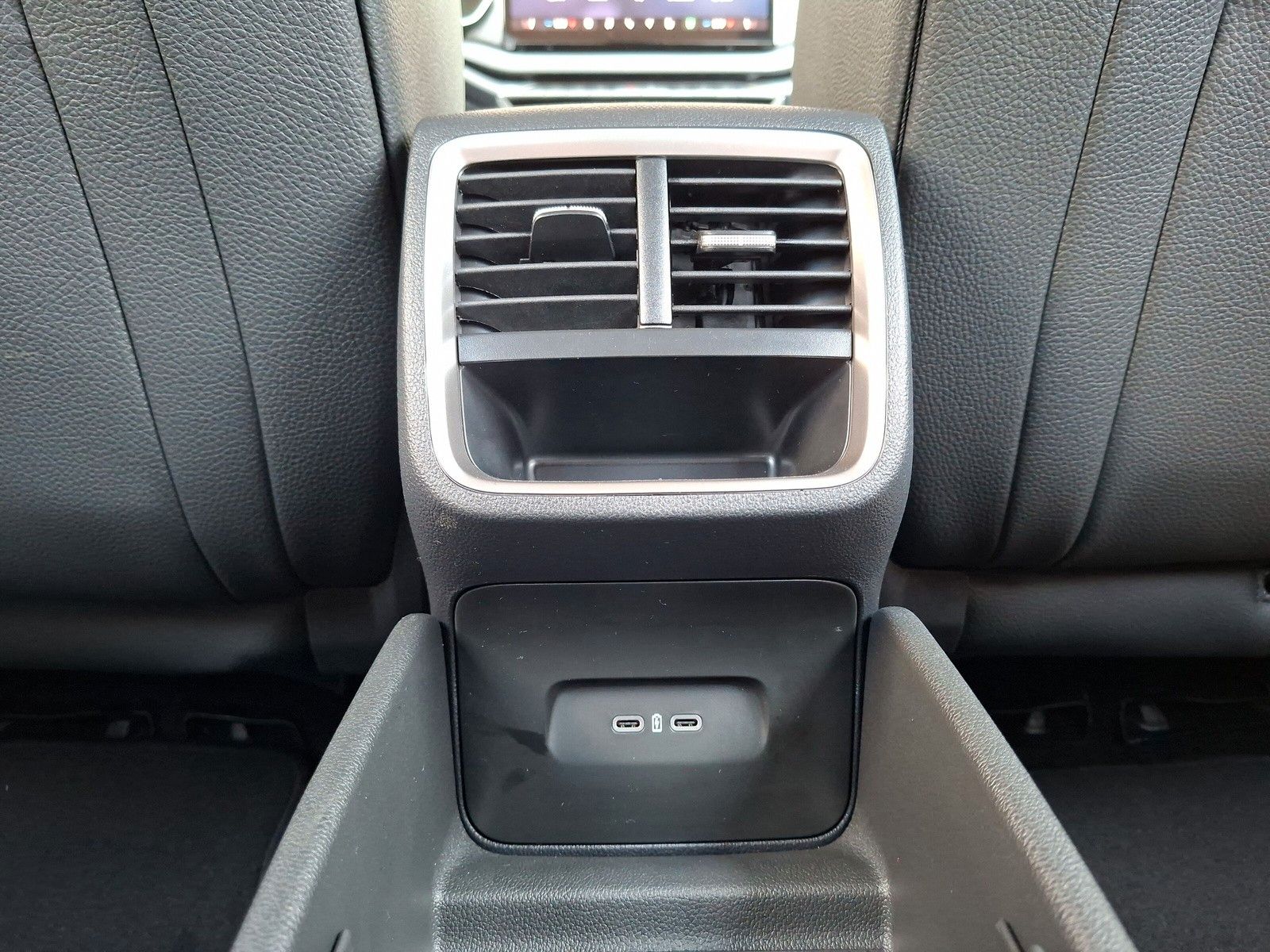 Fahrzeugabbildung SKODA Octavia Combi 2.0 TDI DSG AHK Stdhzg. ACC 5J.Gar