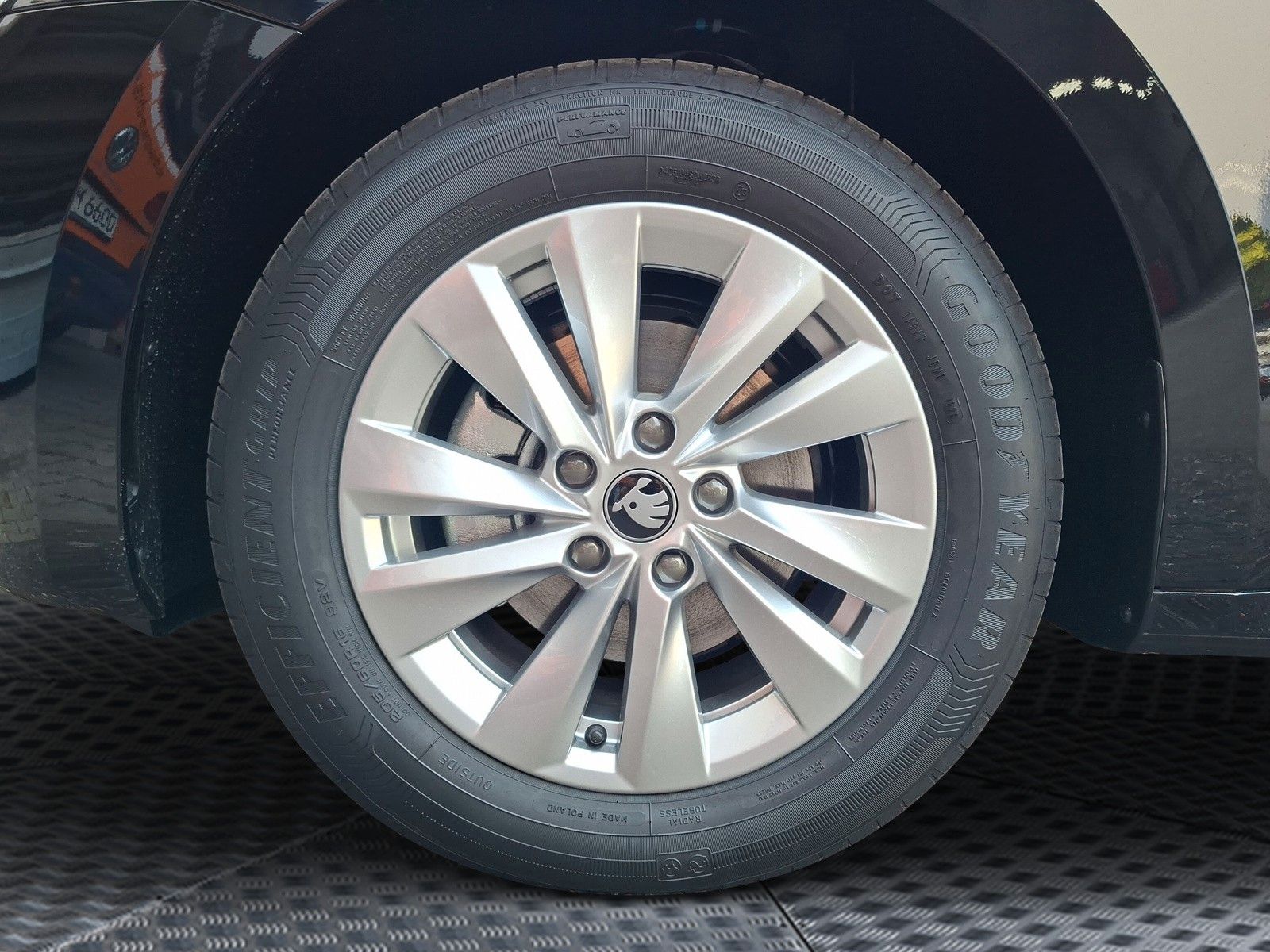 Fahrzeugabbildung SKODA Octavia Combi 2.0 TDI DSG AHK Stdhzg. ACC 5J.Gar