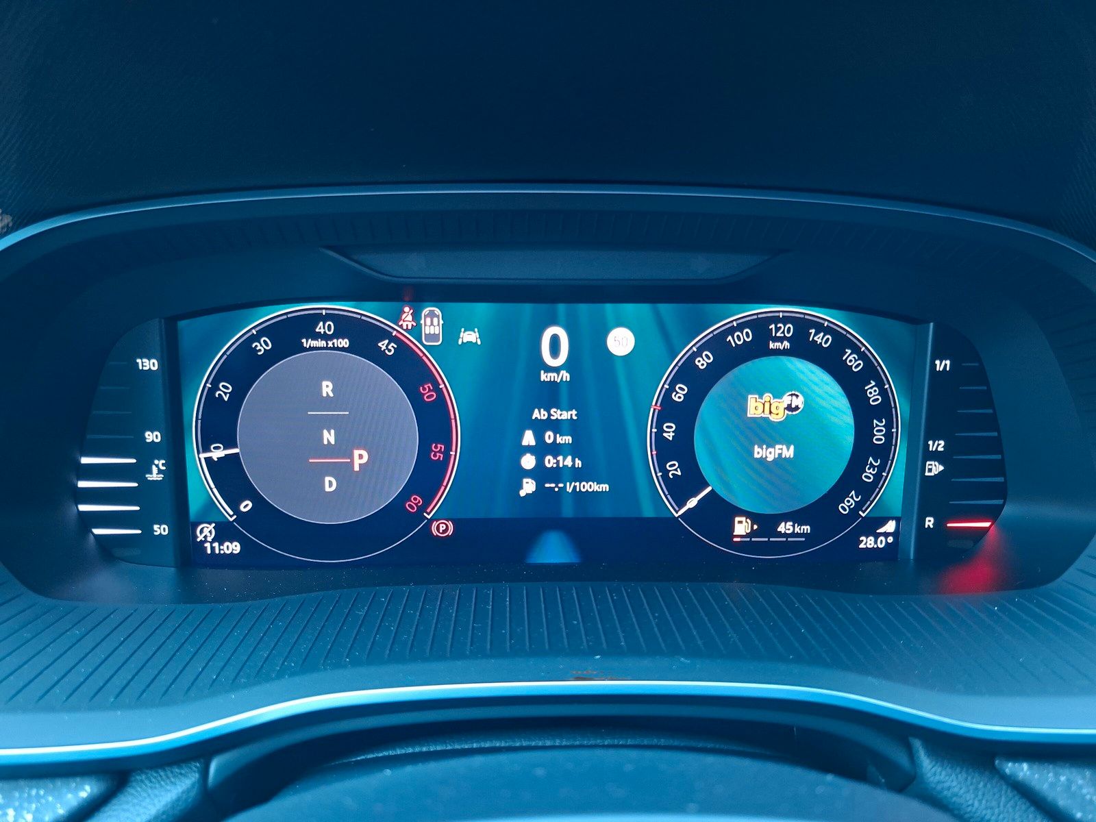 Fahrzeugabbildung SKODA Octavia Combi 2.0 TDI DSG AHK Stdhzg Navi 5J.Gar