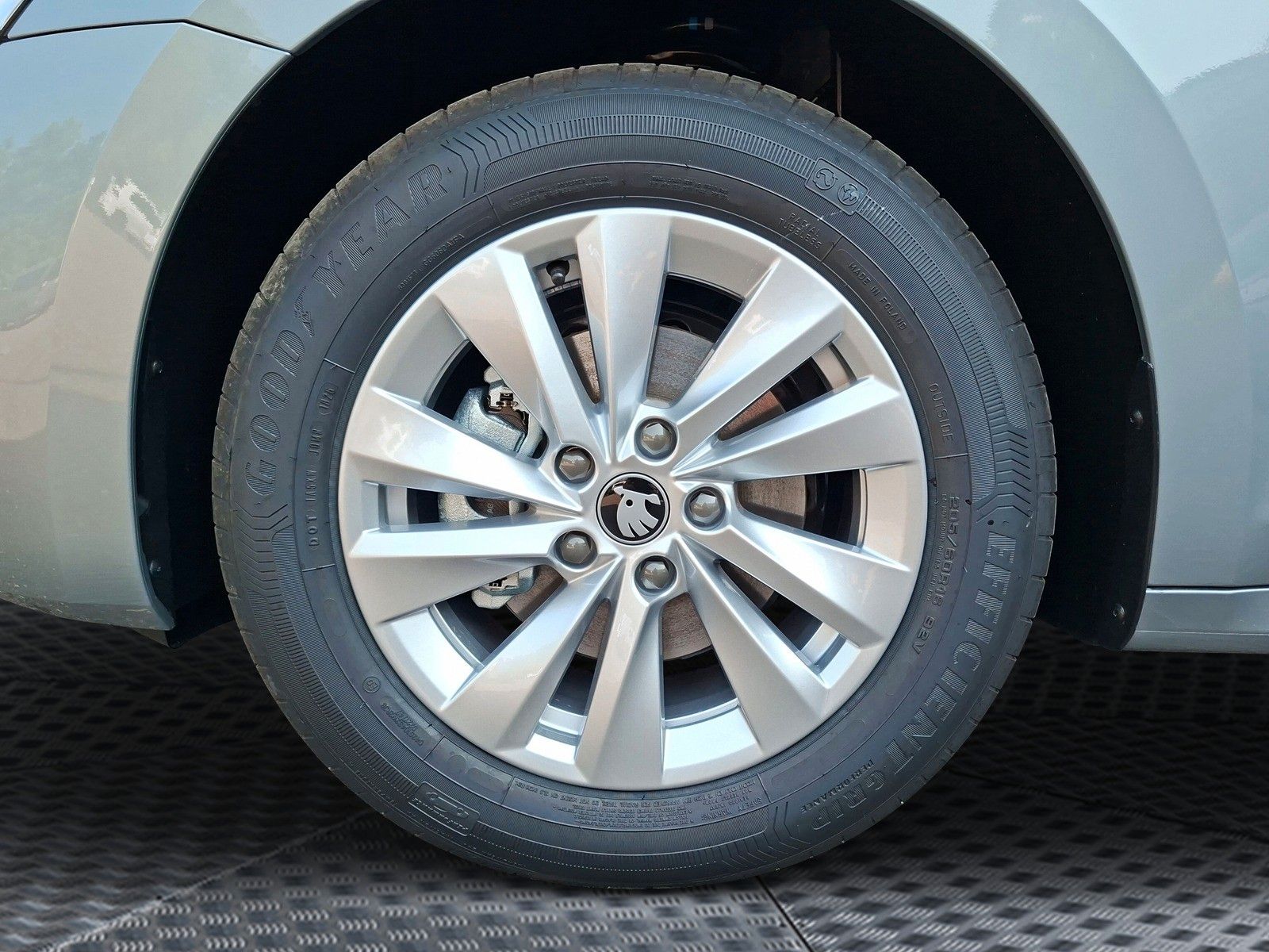 Fahrzeugabbildung SKODA Octavia Combi 2.0 TDI DSG AHK Stdhzg Navi 5J.Gar