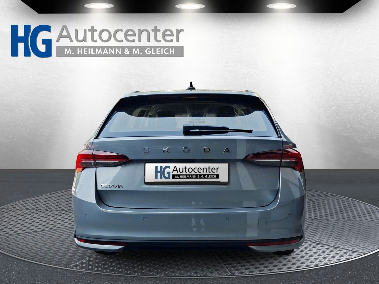 Fahrzeugabbildung SKODA Octavia Combi 2.0 TDI DSG AHK Stdhzg Navi 5J.Gar