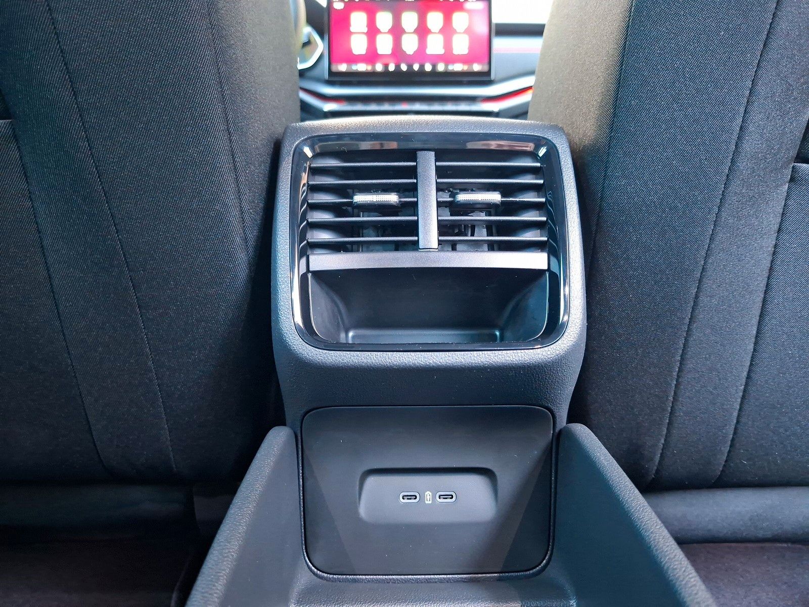 Fahrzeugabbildung SKODA Octavia Combi 2.0TSI RS 360° AHK Pano ACC DCC