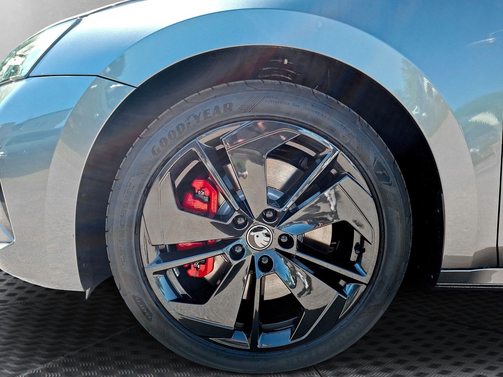 Fahrzeugabbildung SKODA Octavia Combi 2.0TSI RS 360° AHK Pano ACC DCC