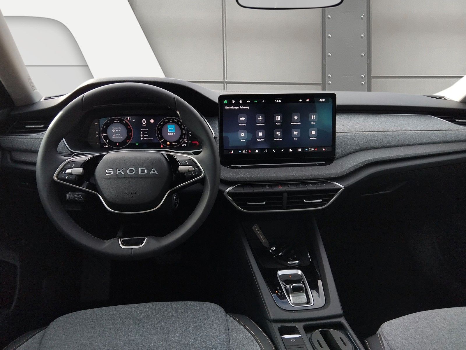 Fahrzeugabbildung SKODA Octavia Combi 1.5TSI eHeck ACC AHK 5J.Gar.Side