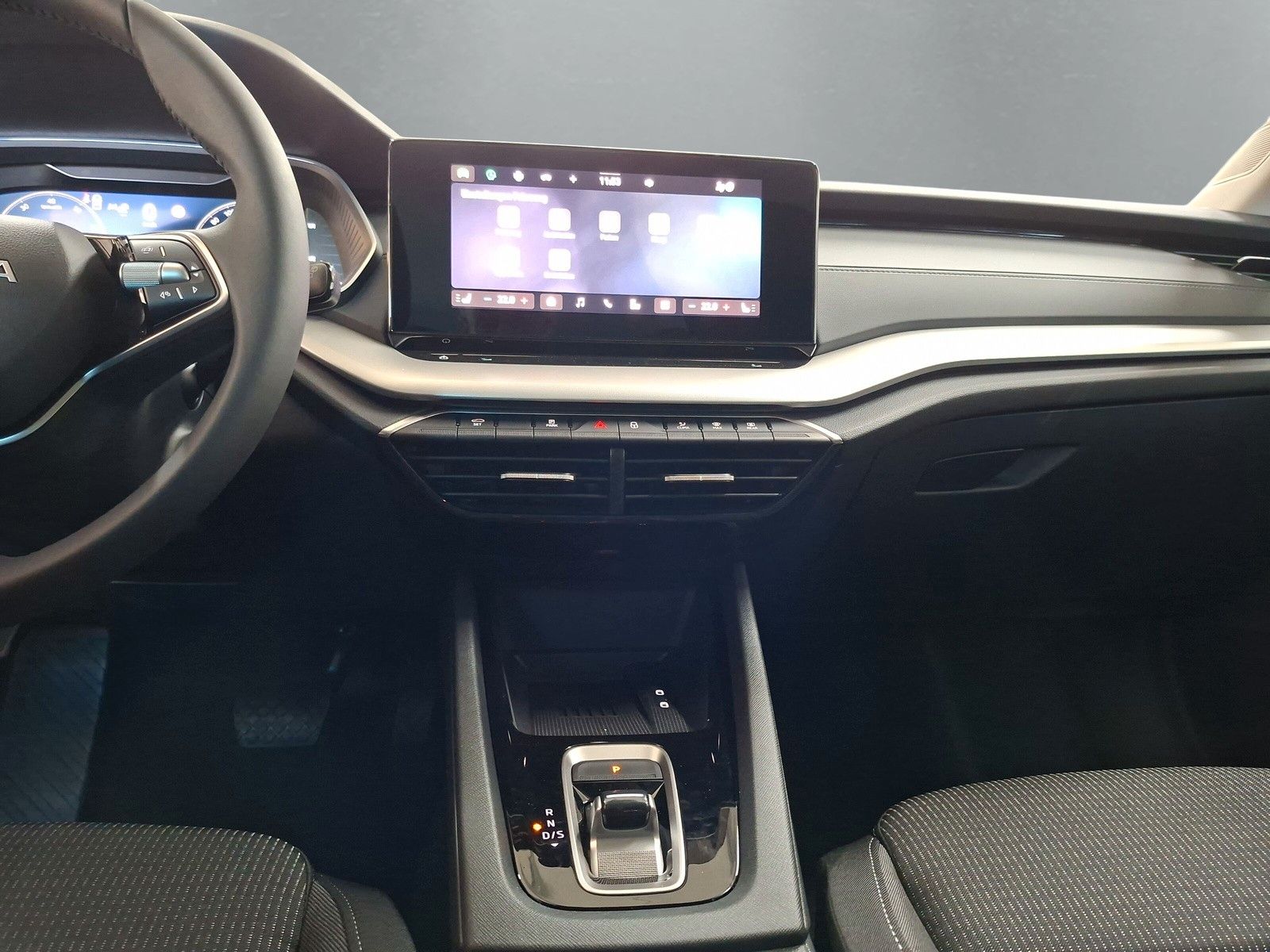 Fahrzeugabbildung SKODA Octavia Combi  1.5TSI eHeck ACC AHK 5J.Gar.Side