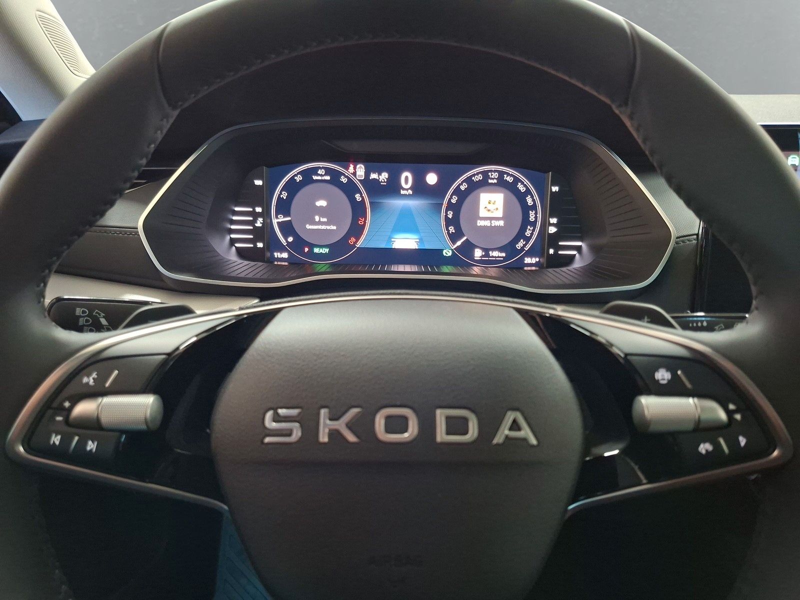 Fahrzeugabbildung SKODA Octavia Combi  1.5TSI eHeck ACC AHK 5J.Gar.Side