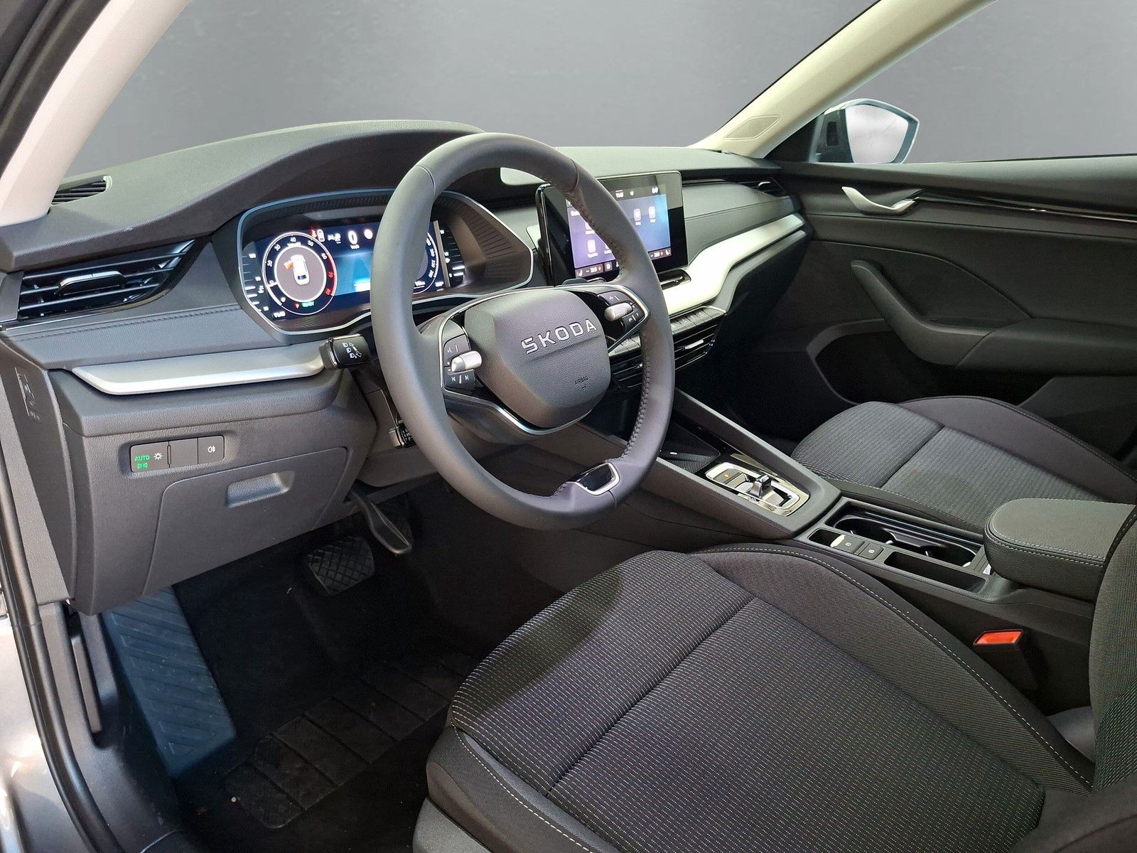 Fahrzeugabbildung SKODA Octavia Combi  1.5TSI eHeck ACC AHK 5J.Gar.Side