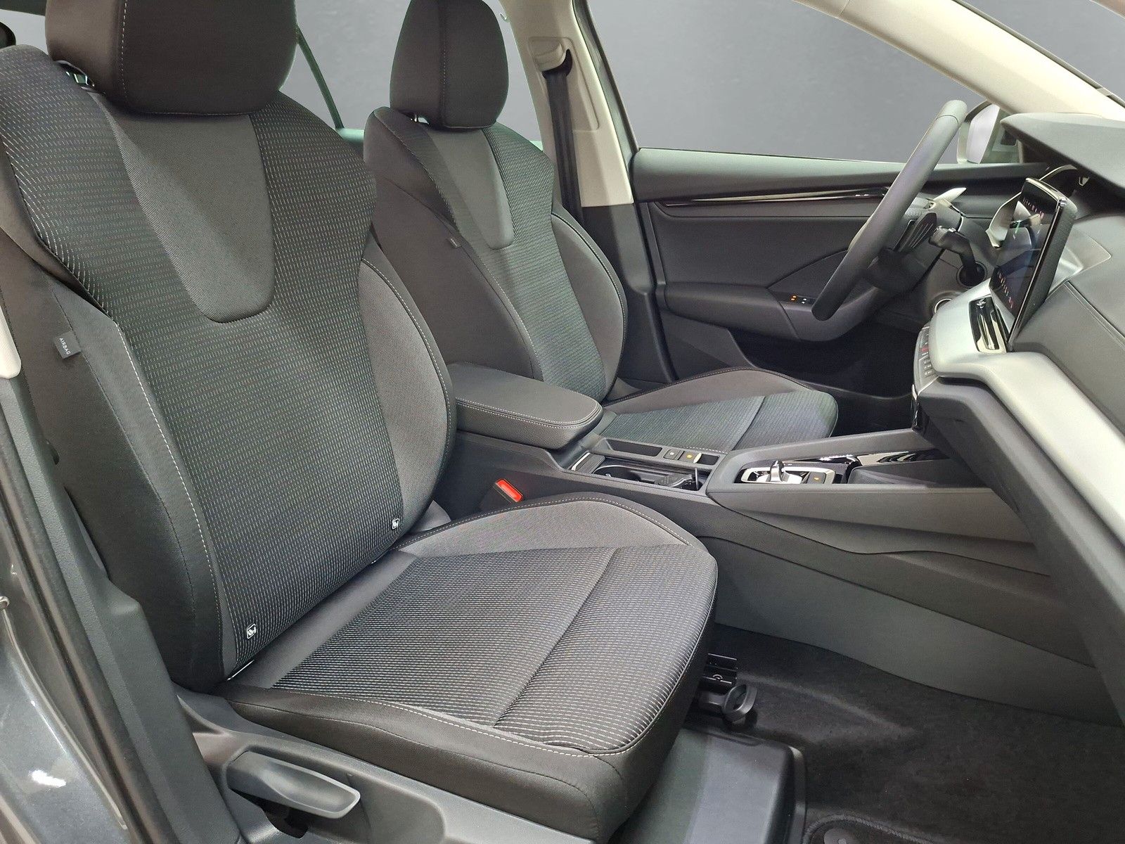 Fahrzeugabbildung SKODA Octavia Combi  1.5TSI eHeck ACC AHK 5J.Gar.Side