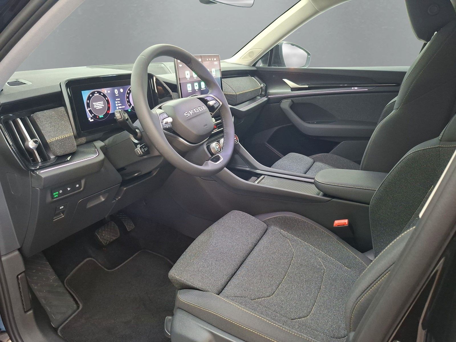 Fahrzeugabbildung SKODA Kodiaq Selection 1.5TSI m-HEV 7S.Pano AHK 19"