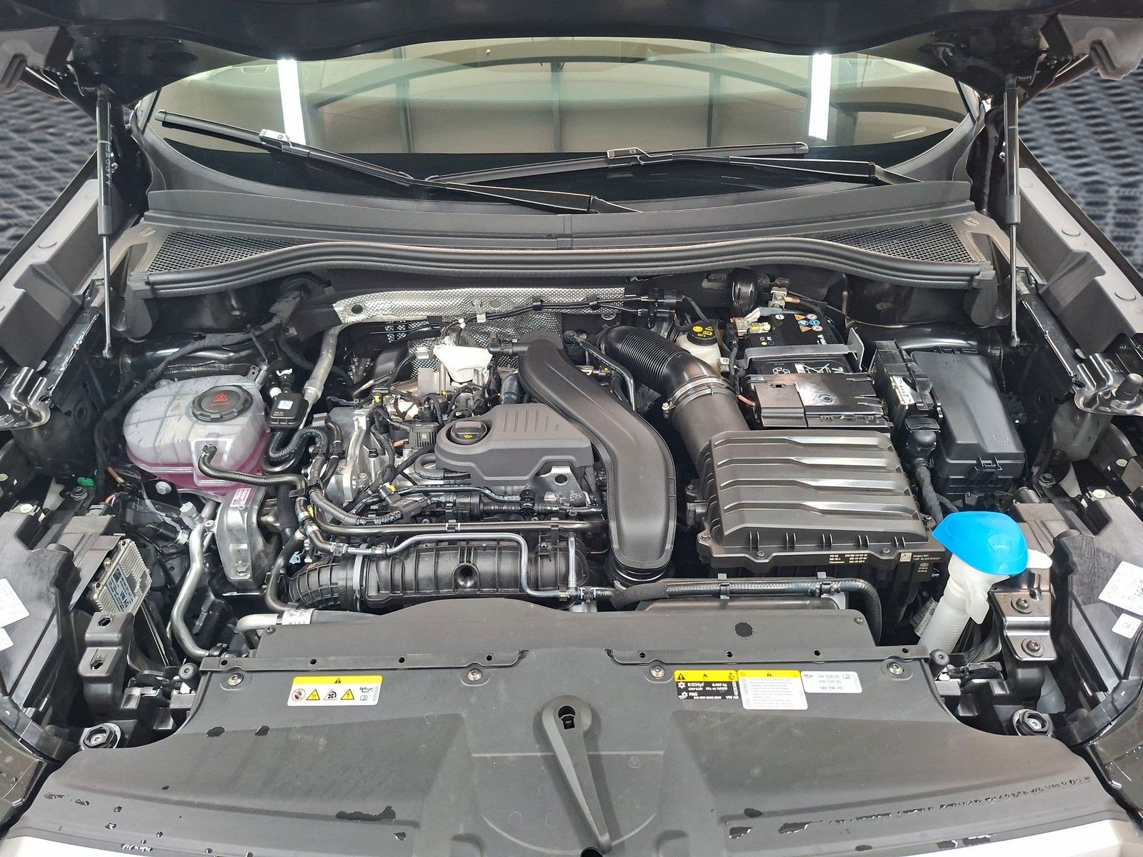 Fahrzeugabbildung SKODA Kodiaq Selection 1.5TSI m-HEV 7S.Pano AHK 19"