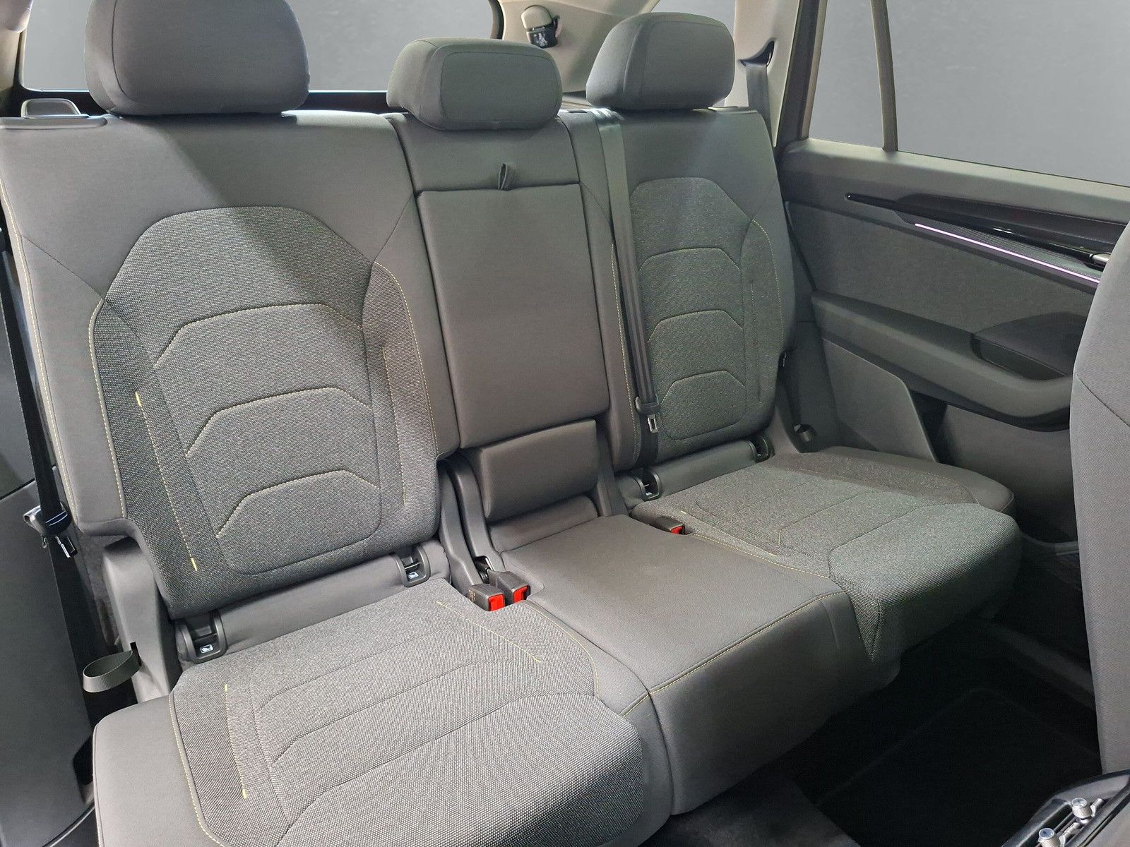 Fahrzeugabbildung SKODA Kodiaq Selection 1.5TSI m-HEV 7S.Pano AHK 19"