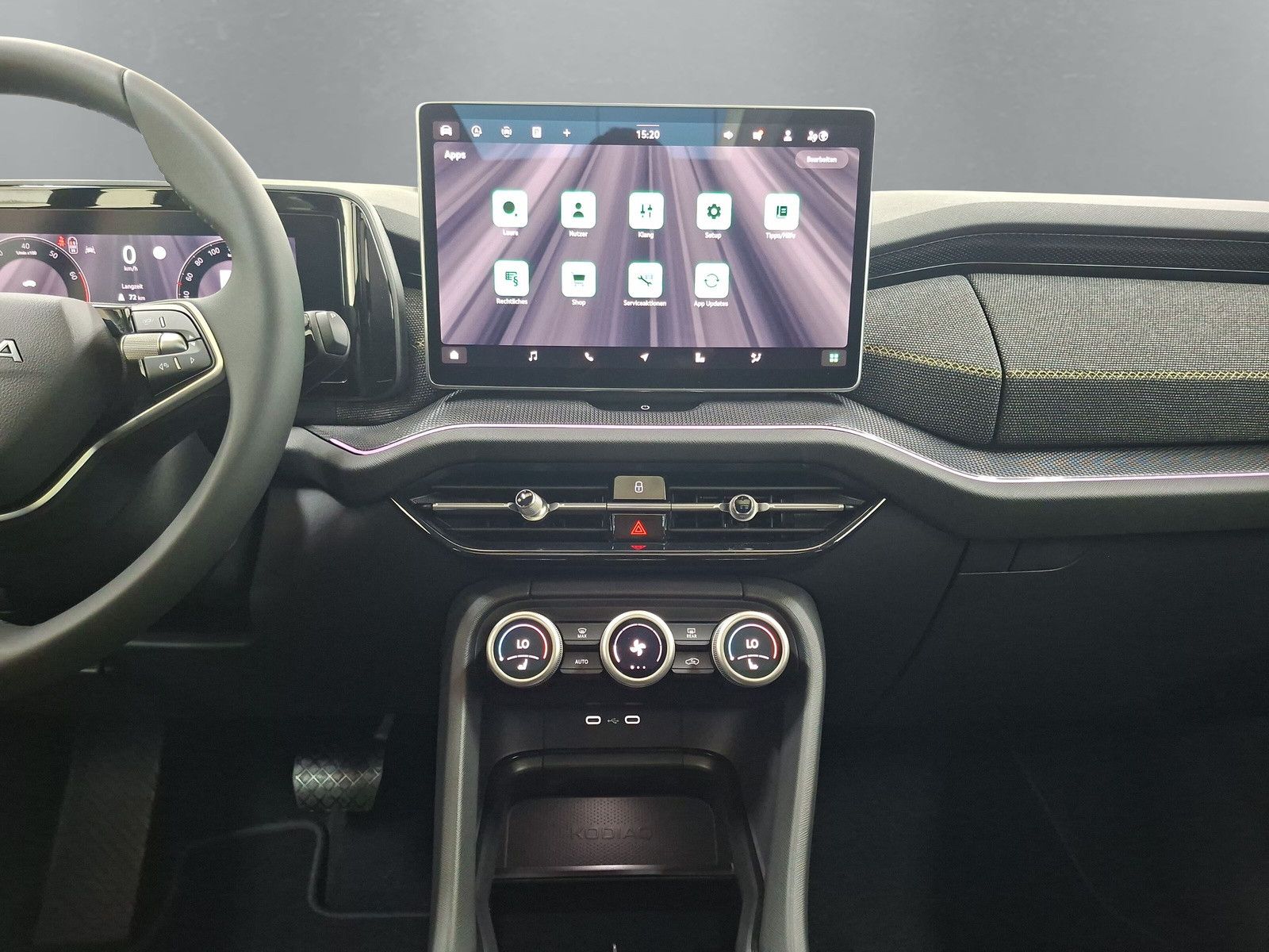 Fahrzeugabbildung SKODA Kodiaq Selection 1.5TSI m-HEV 7S.Pano AHK 19"