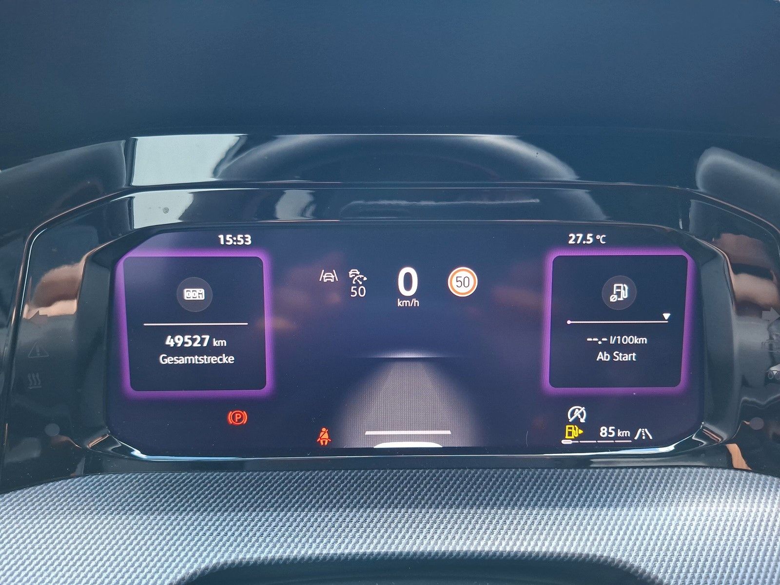 Fahrzeugabbildung Volkswagen Golf VIII Variant 1.5 TSI R-Line ACC Rf.kamera