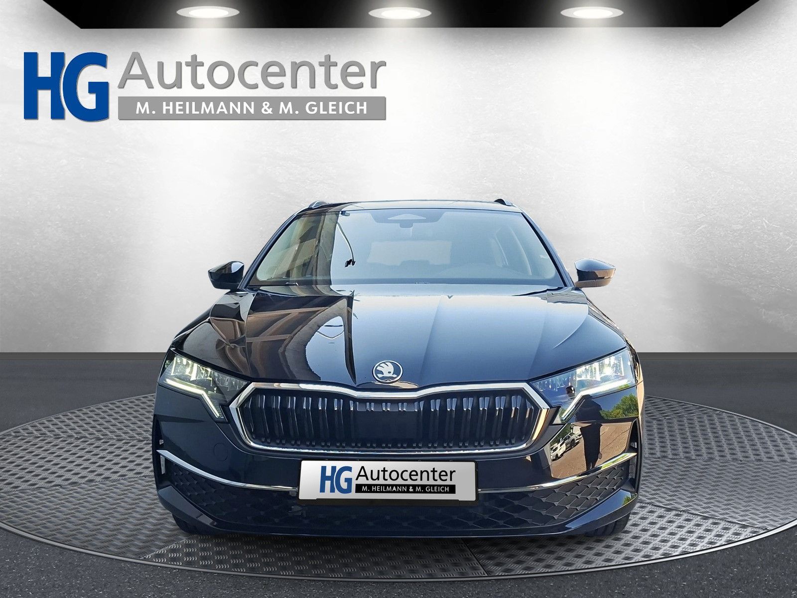 Fahrzeugabbildung SKODA Octavia Combi 1.5TSI eHeck ACC AHK 5J.Gar.Side