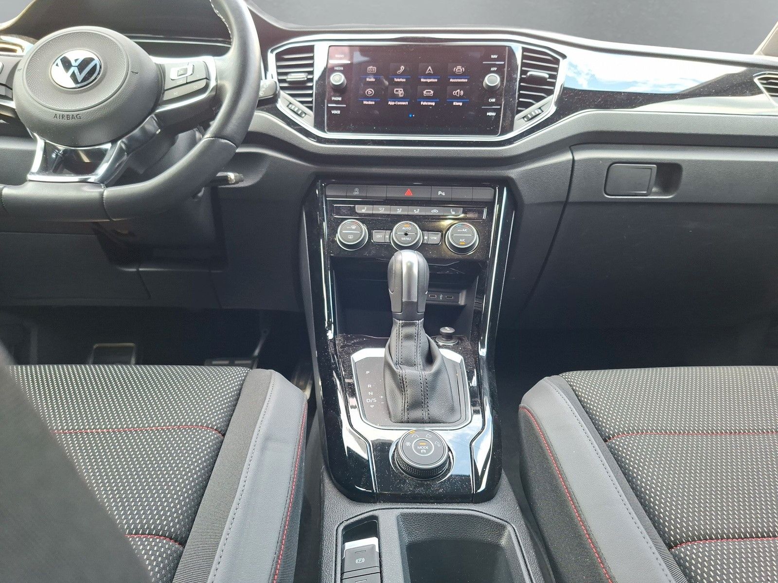 Fahrzeugabbildung Volkswagen T-Roc Sport 2.0 TSI 4M 19" AHK Navi Pano
