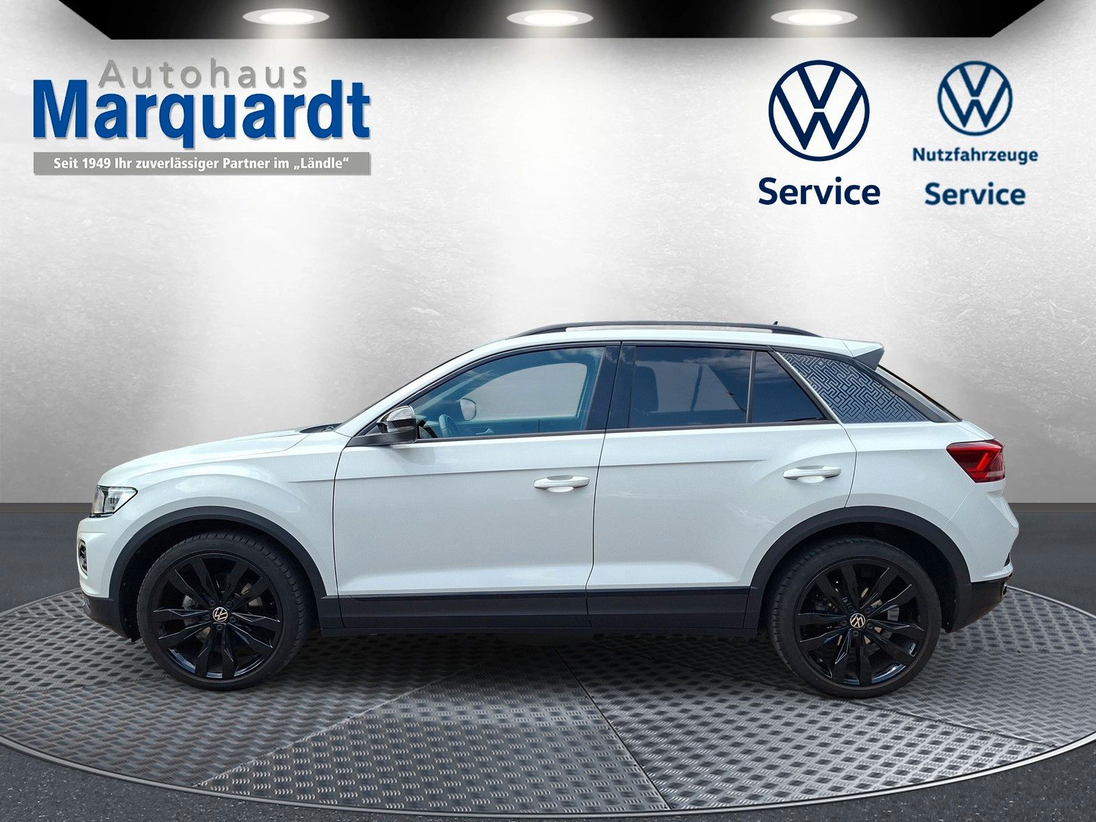 Fahrzeugabbildung Volkswagen T-Roc Sport 2.0 TSI 4M 19" AHK Navi Pano