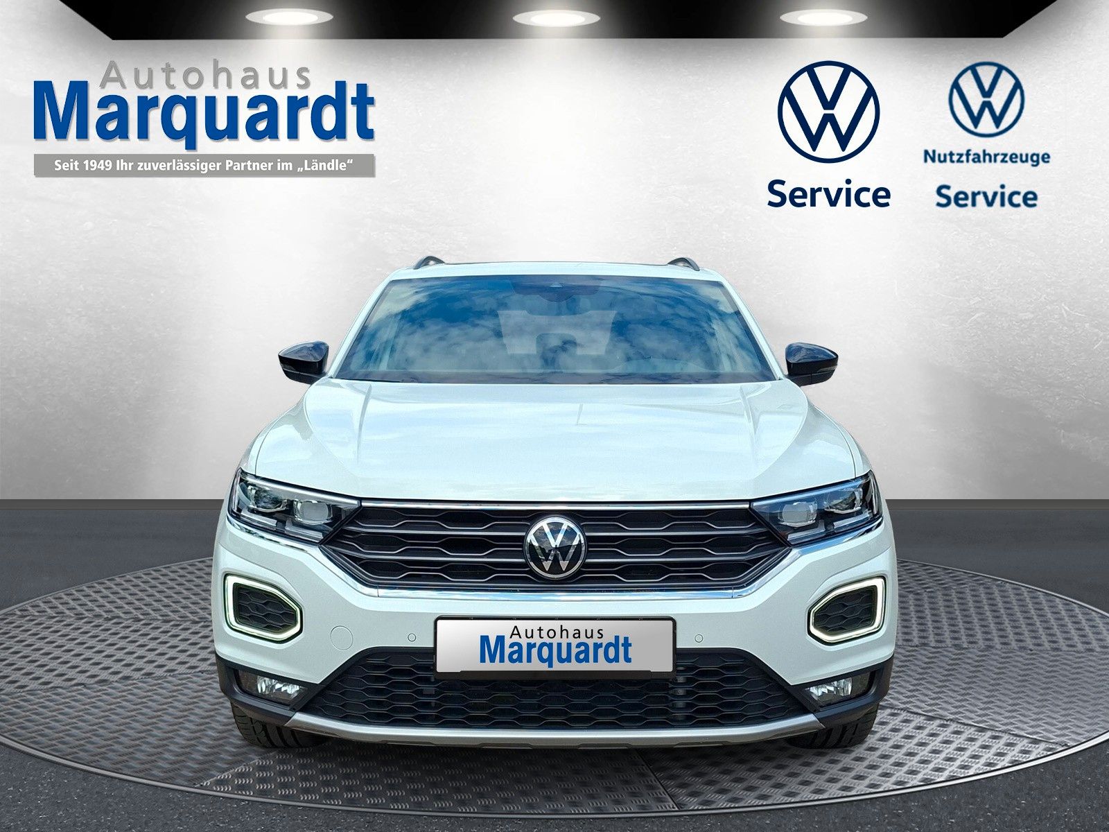 Fahrzeugabbildung Volkswagen T-Roc Sport 2.0 TSI 4M 19" AHK Navi Pano
