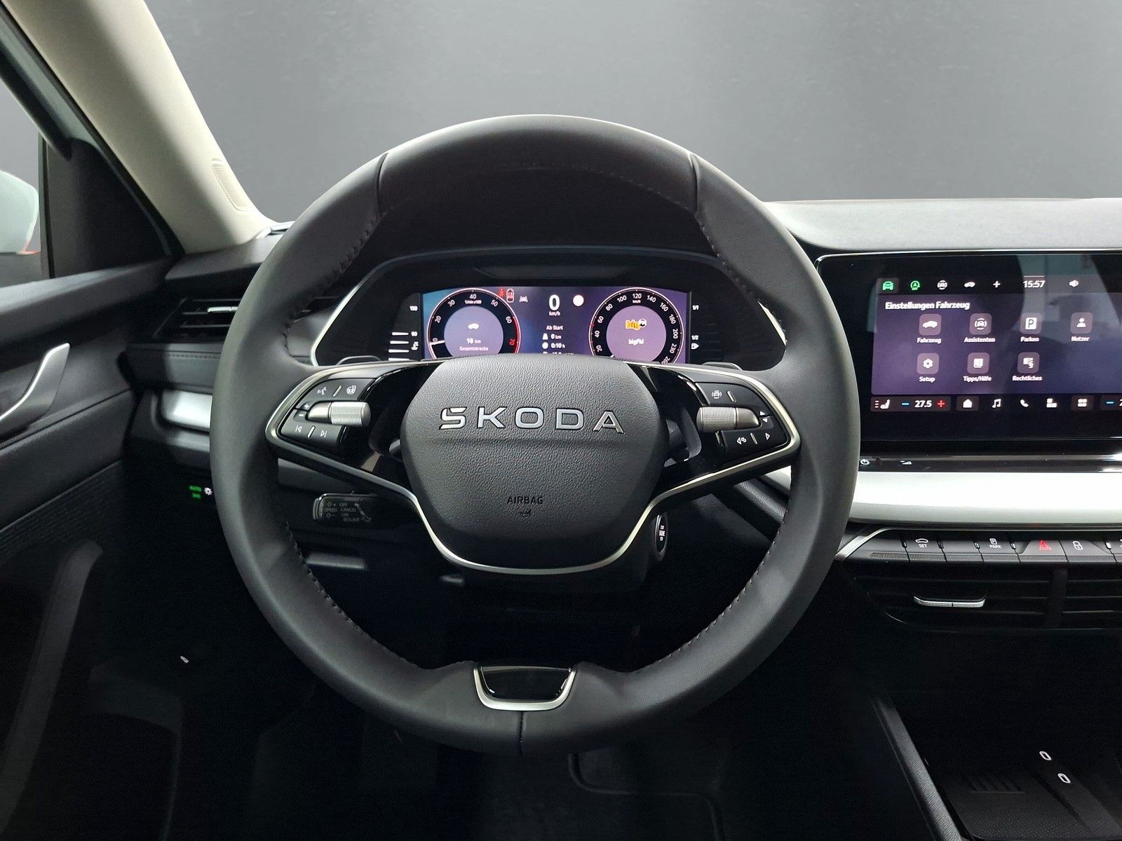 Fahrzeugabbildung SKODA Octavia Combi 1.5TSI eHeck ACC AHK 5J.Gar.Side