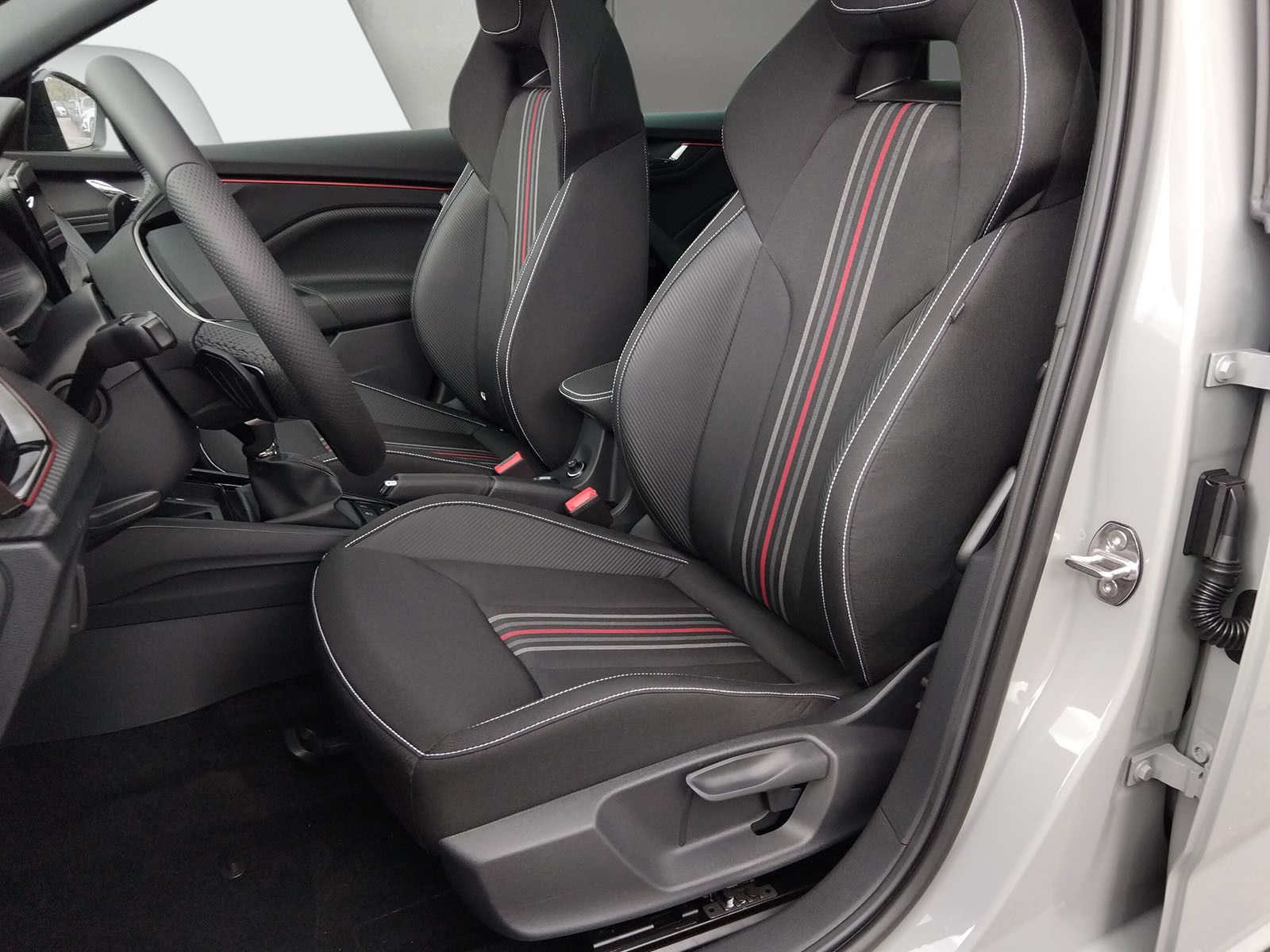 Fahrzeugabbildung SKODA Scala 1.5TSI Monte Carlo 18" AHK ACC Side Matrix